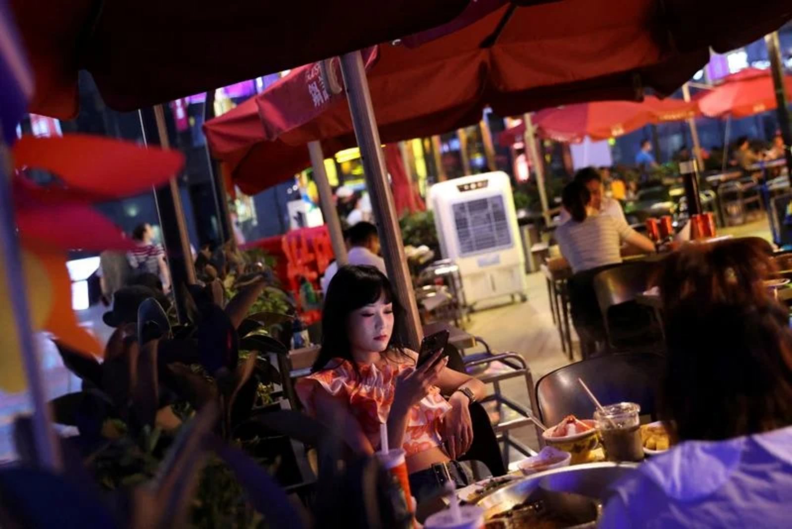 Paid Companions Rise in China as Urban Lifestyles Shift, Fueling a 500 Billion Yuan Industry