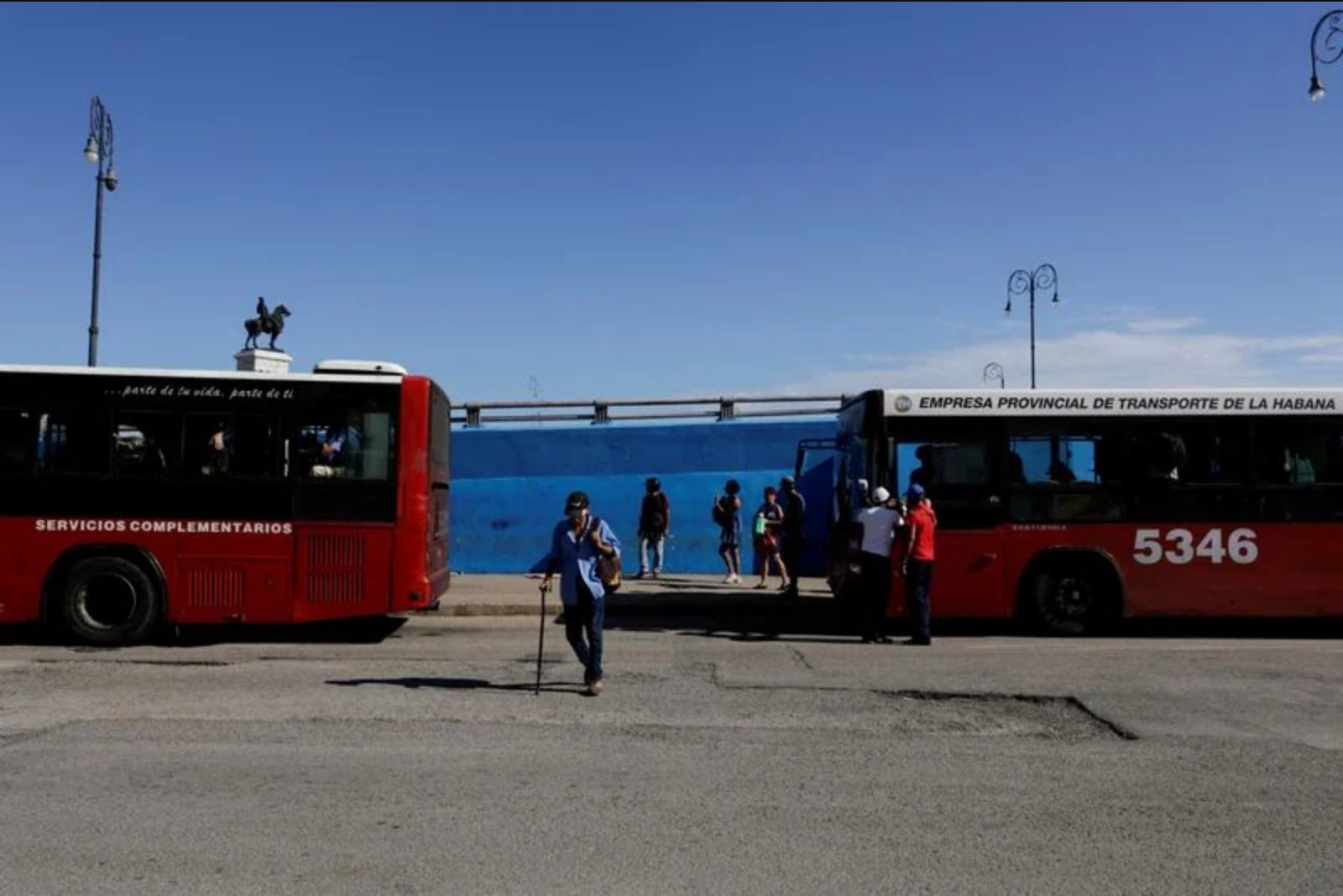 Cuba’s Public Transit Collapses as Fuel Imports Dry Up, Minister Says