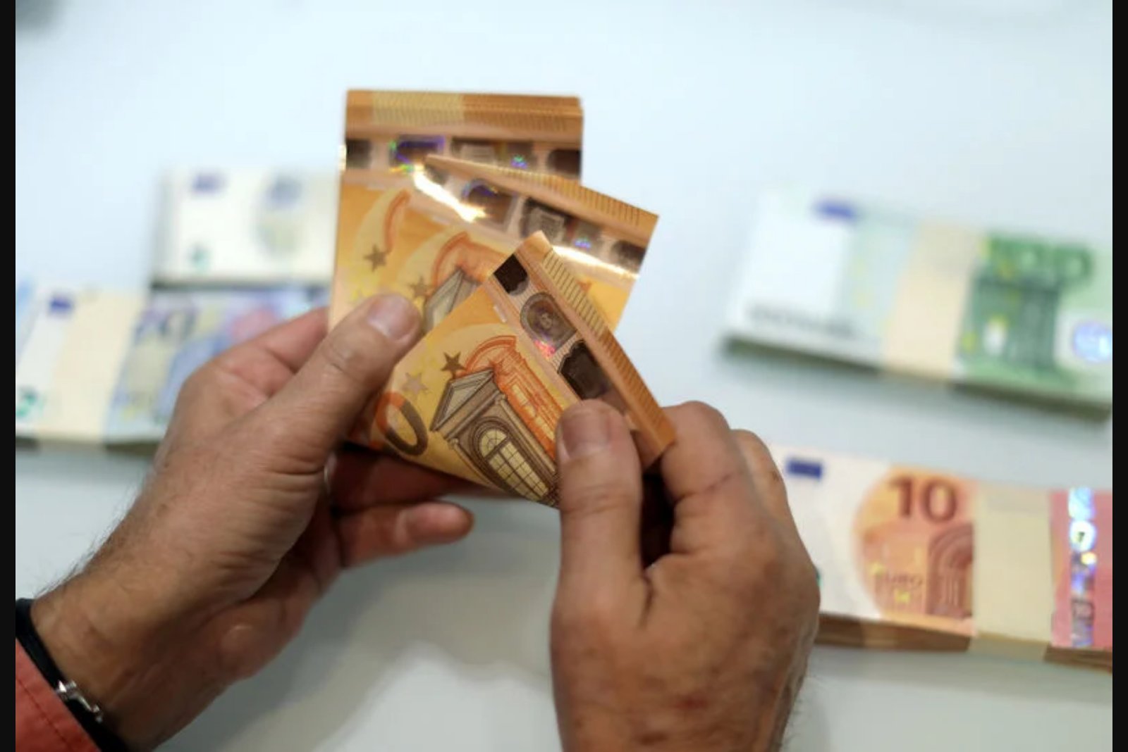 Eurozone Bond Yields Rise After U.S. Pullback from Iran Talks Spurs Oil Move