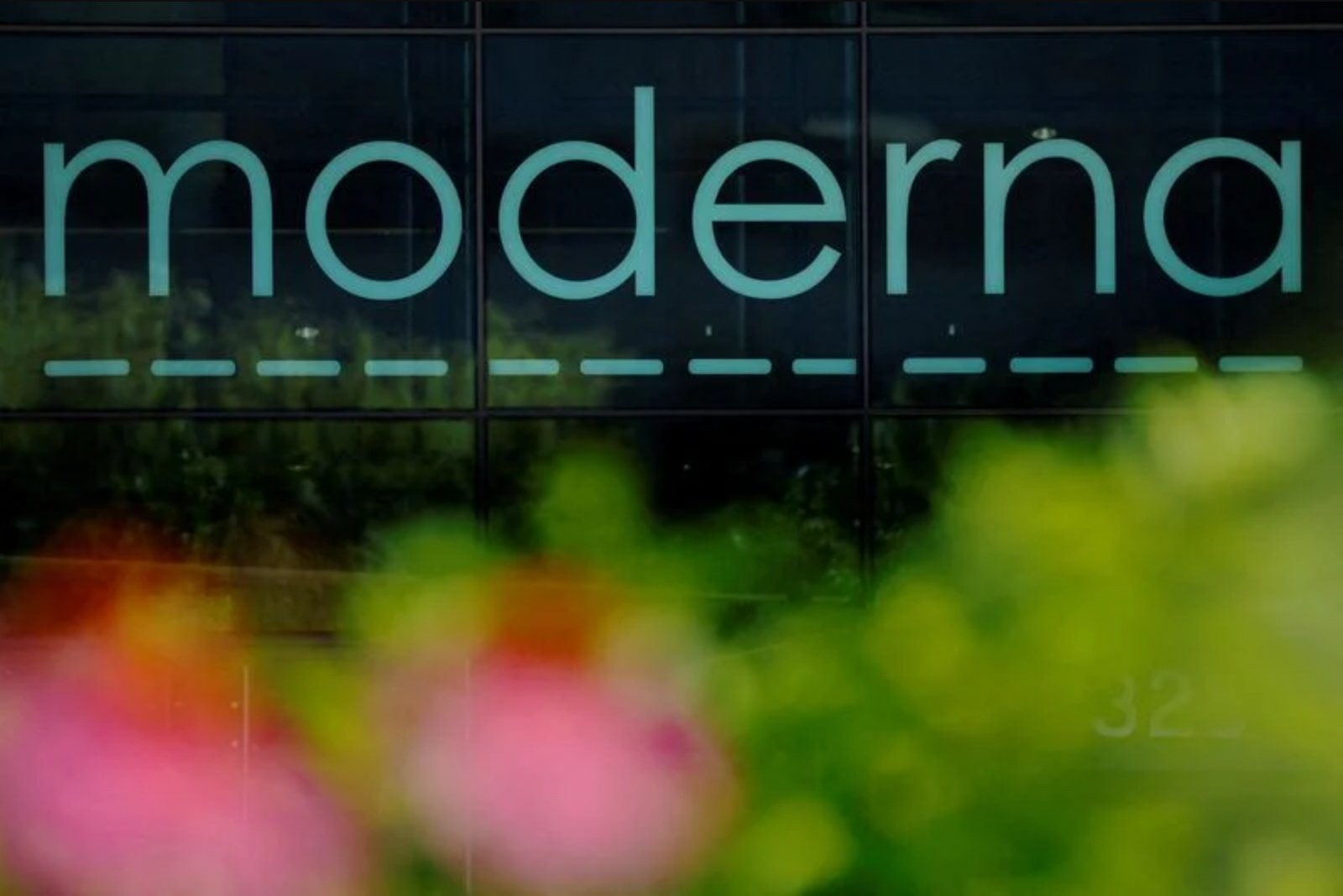 FDA Advisory Panel to Weigh Moderna’s mRNA Seasonal Flu Shot for Older Adults