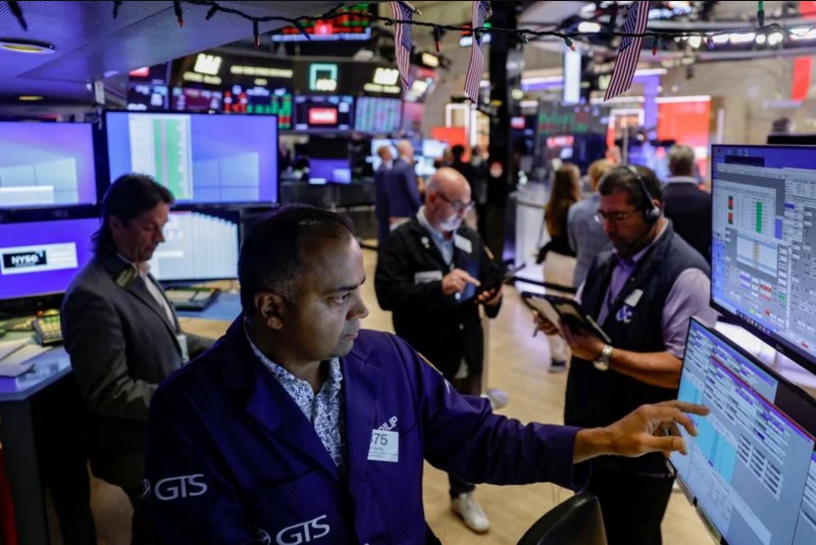 Bond Jitters Take a Breather, but Inflation and Geopolitics Keep Markets Alert