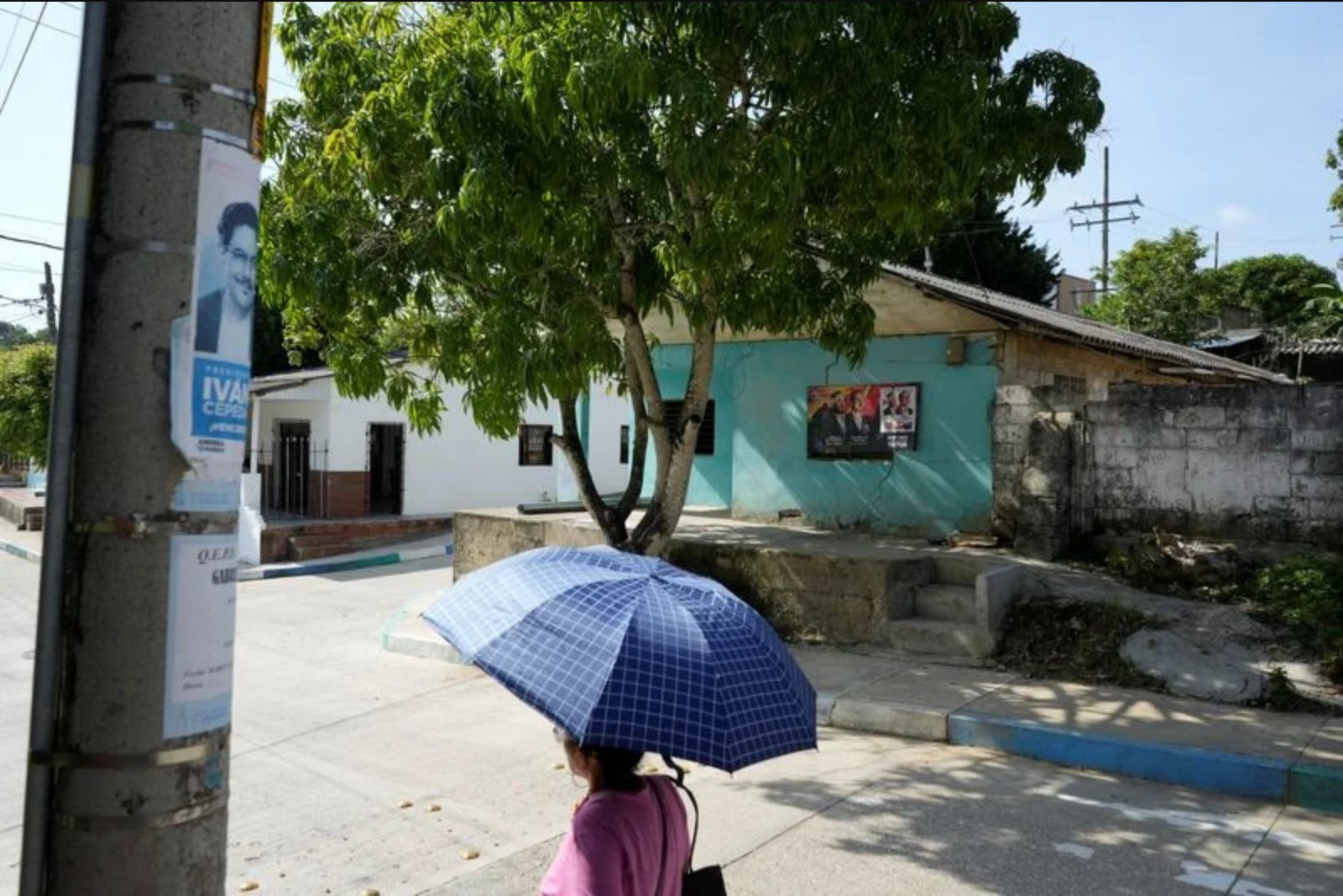 Adjacent Caribbean Towns Deliver Starkly Different Votes as Colombia's Run-off Nears