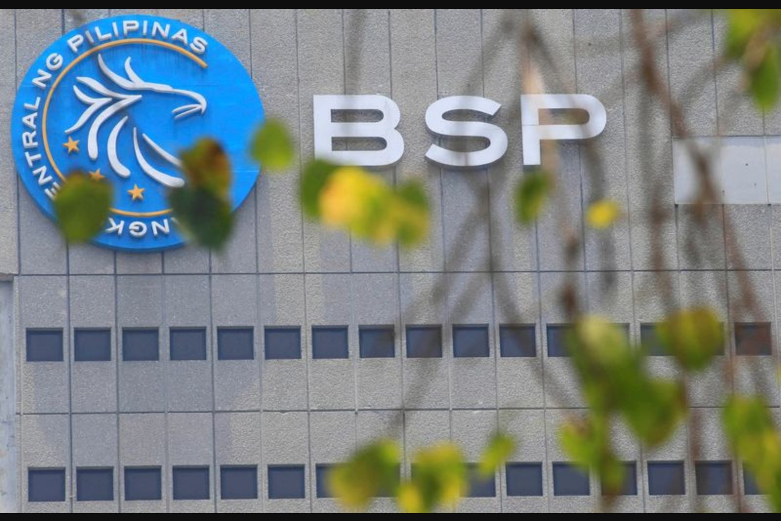 Philippine Central Bank Weighs Unscheduled Interest Rate Hike Amid Persistent Supply Pressures