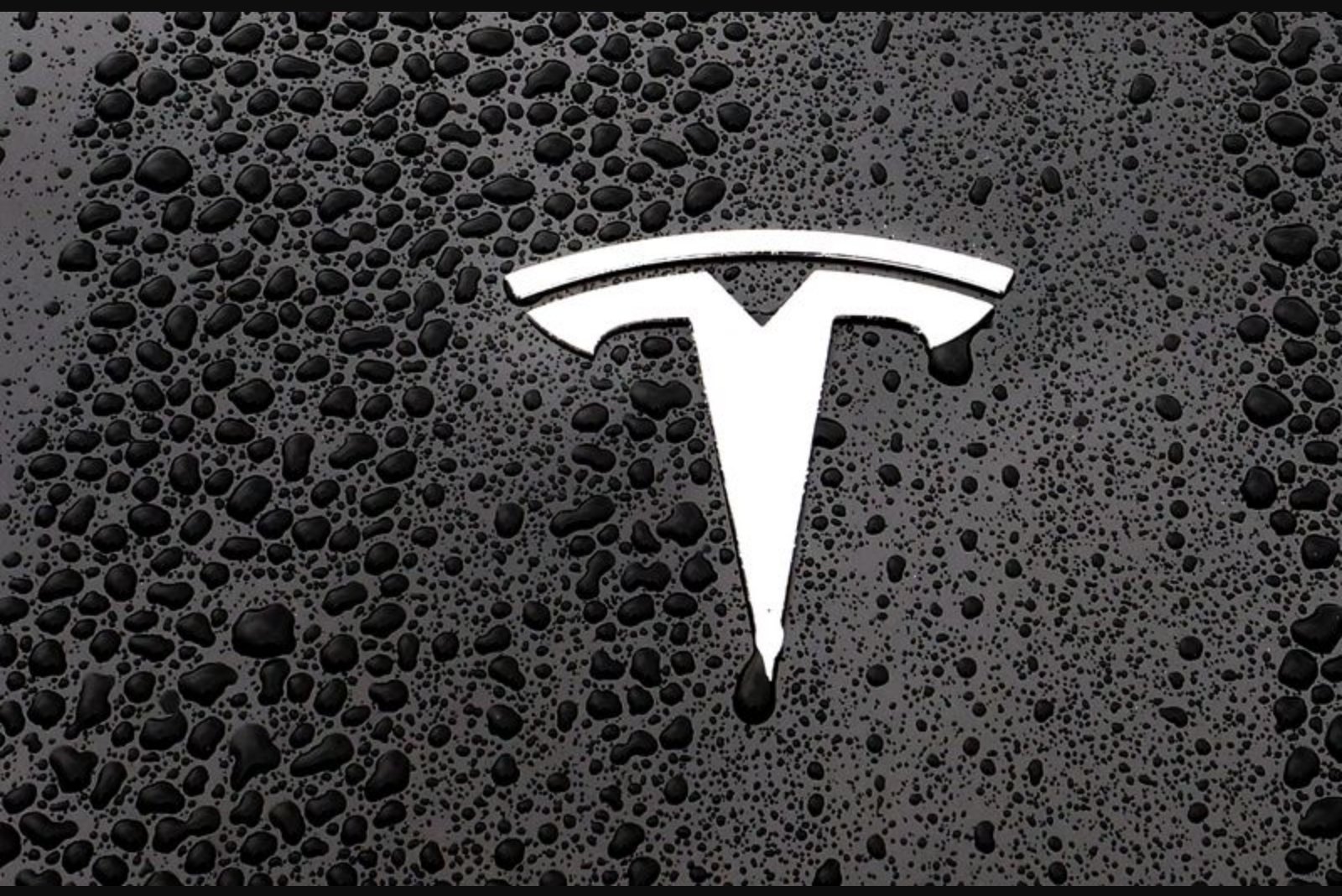 Tesla Rolls Out Supervised Full Self-Driving Software in Lithuania