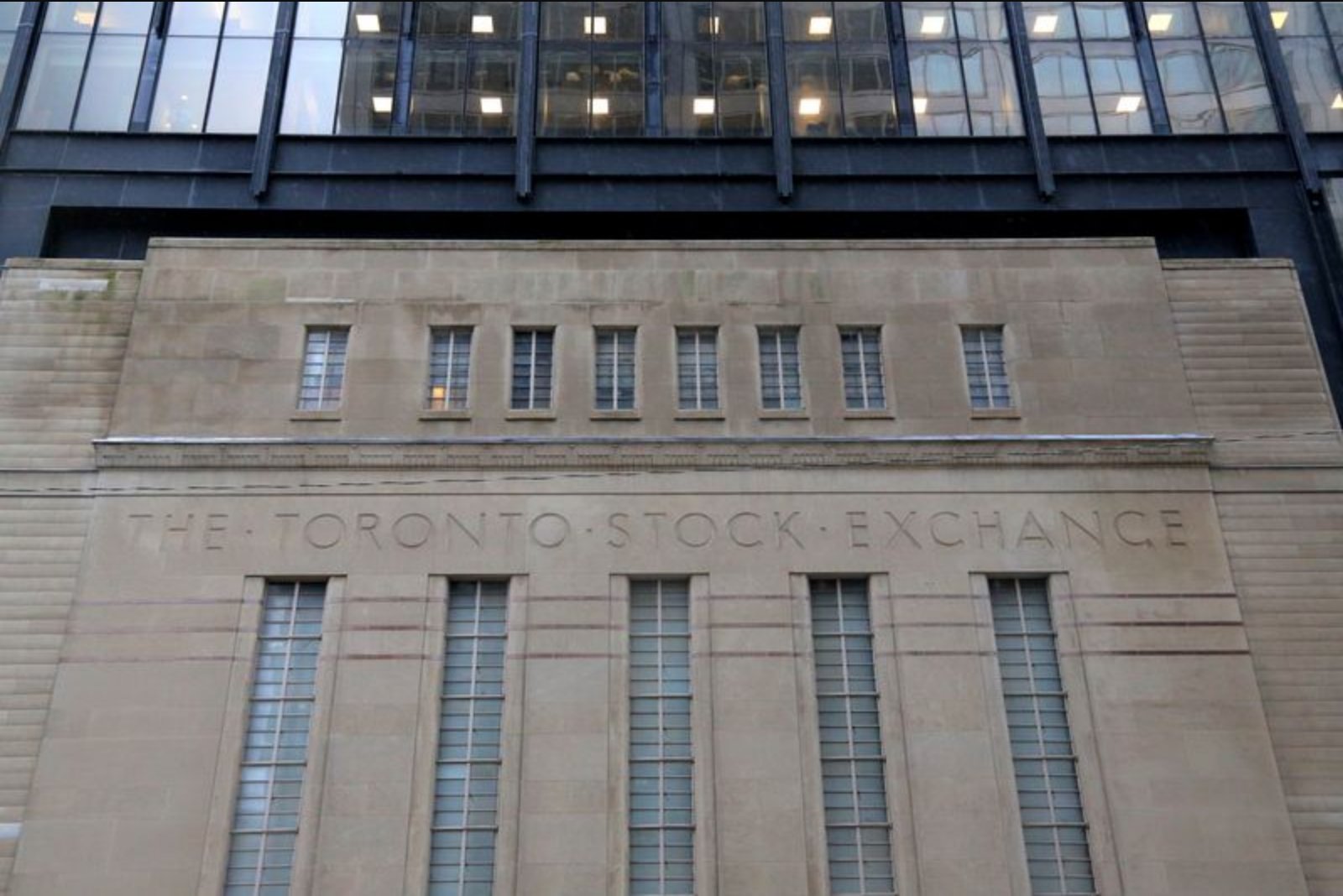 TSX Futures Tick Higher as U.S.-Iran Ceasefire Extension Lifts Risk Appetite Ahead of Canadian GDP