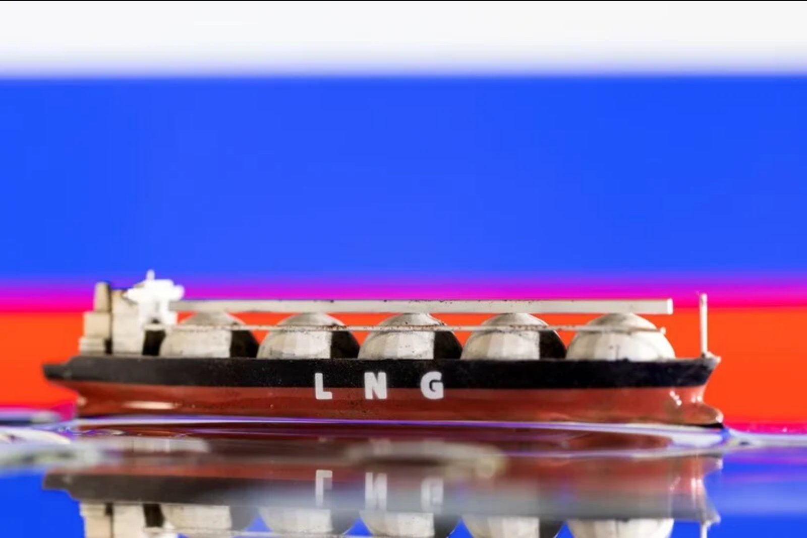 European Gas Prices Jump as Hormuz Clashes Raise LNG Transit Fears