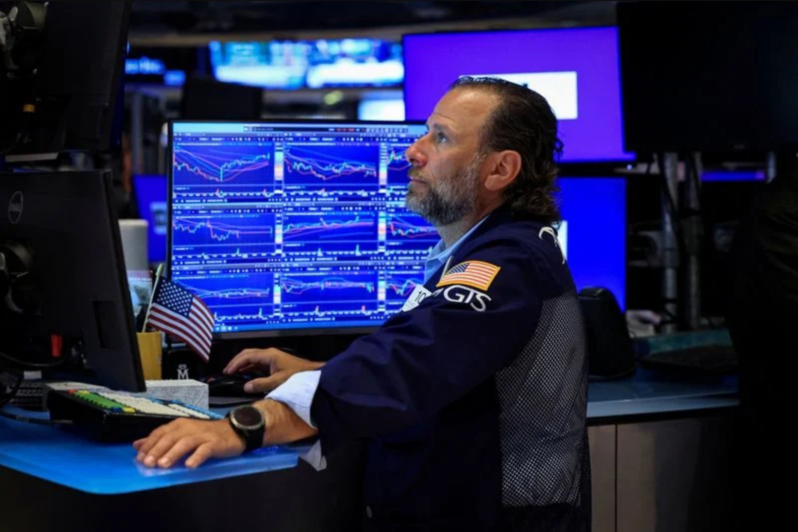 September Opens with Bond Turbulence as Yields Surge After Hawkish Remarks
