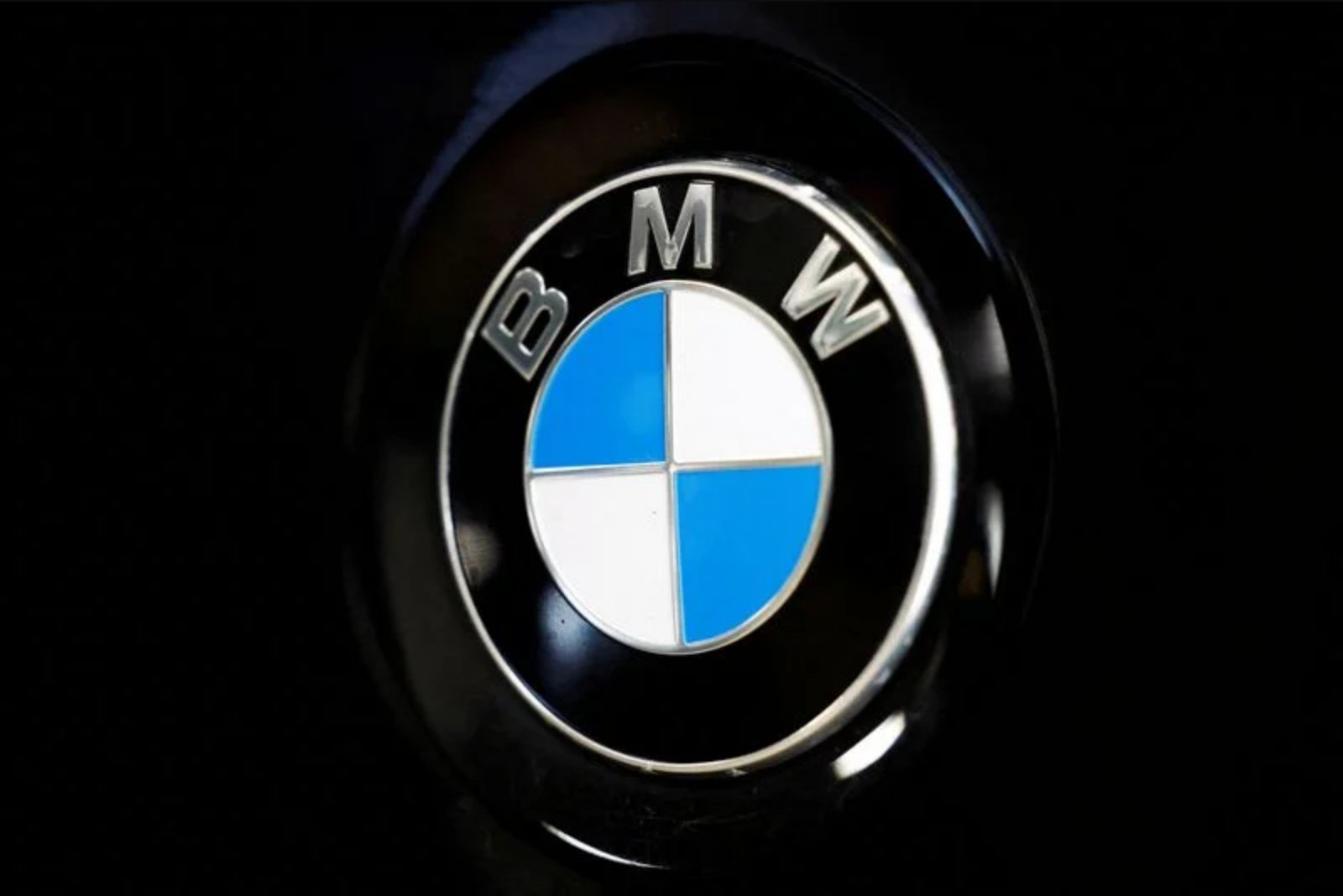 BMW to Open Talks with Employee Representatives After Profit Outlook Cut