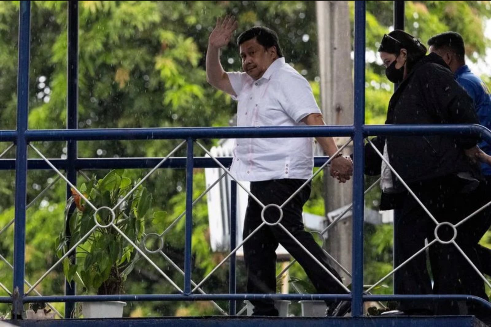 Senator Jose "Jinggoy" Estrada Surrenders After Anti-Graft Court Orders Arrest