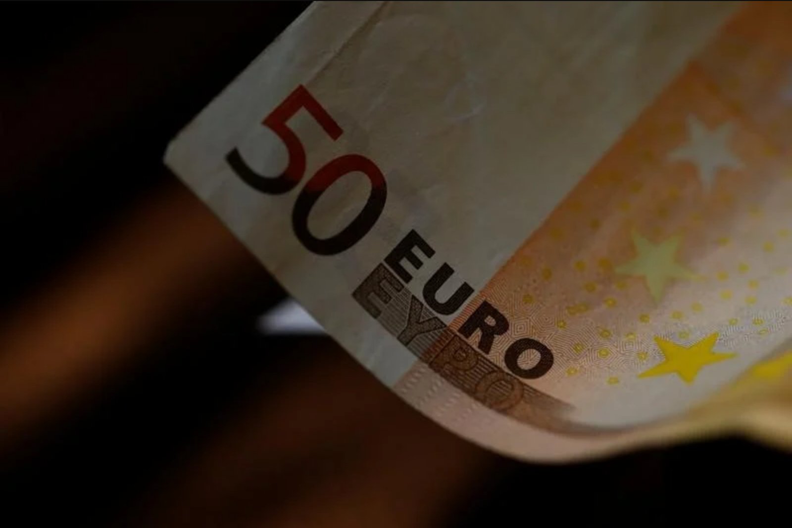 BofA trims euro outlook, signals firmer dollar in H2 2026 amid hawkish Fed talk