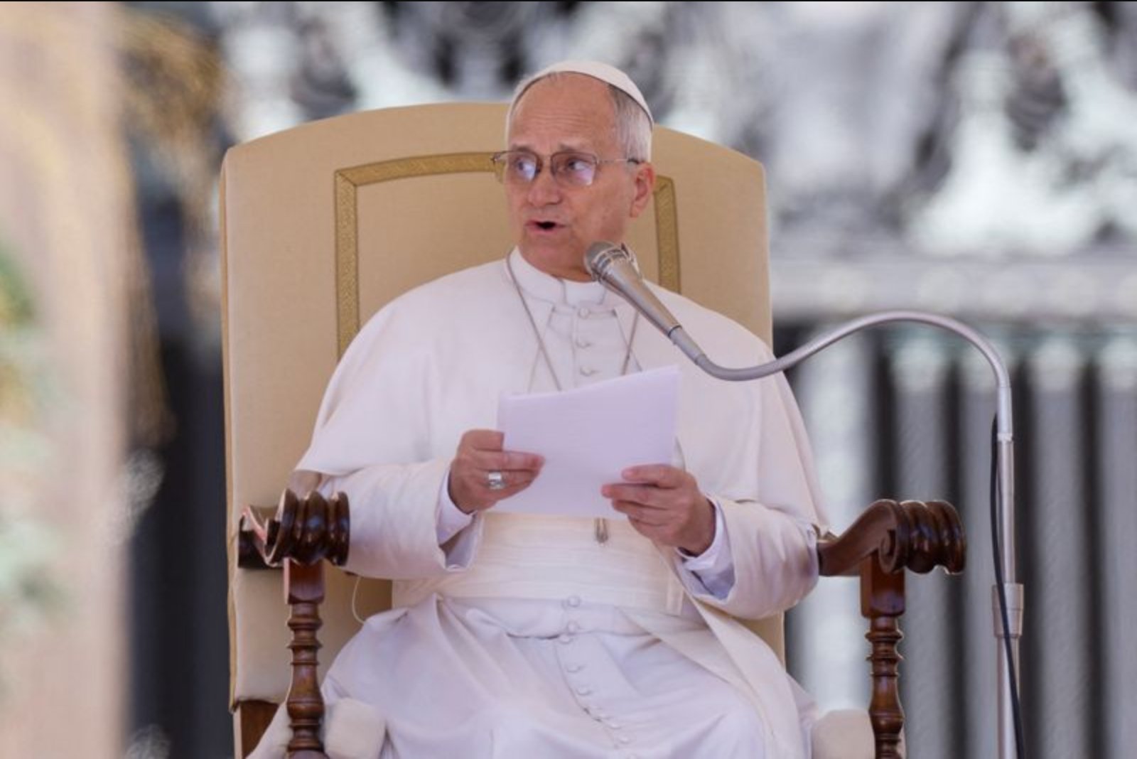 Pope Leo Welcomes Two-Week Iran Truce and Rebukes President Trump’s Stark Warning