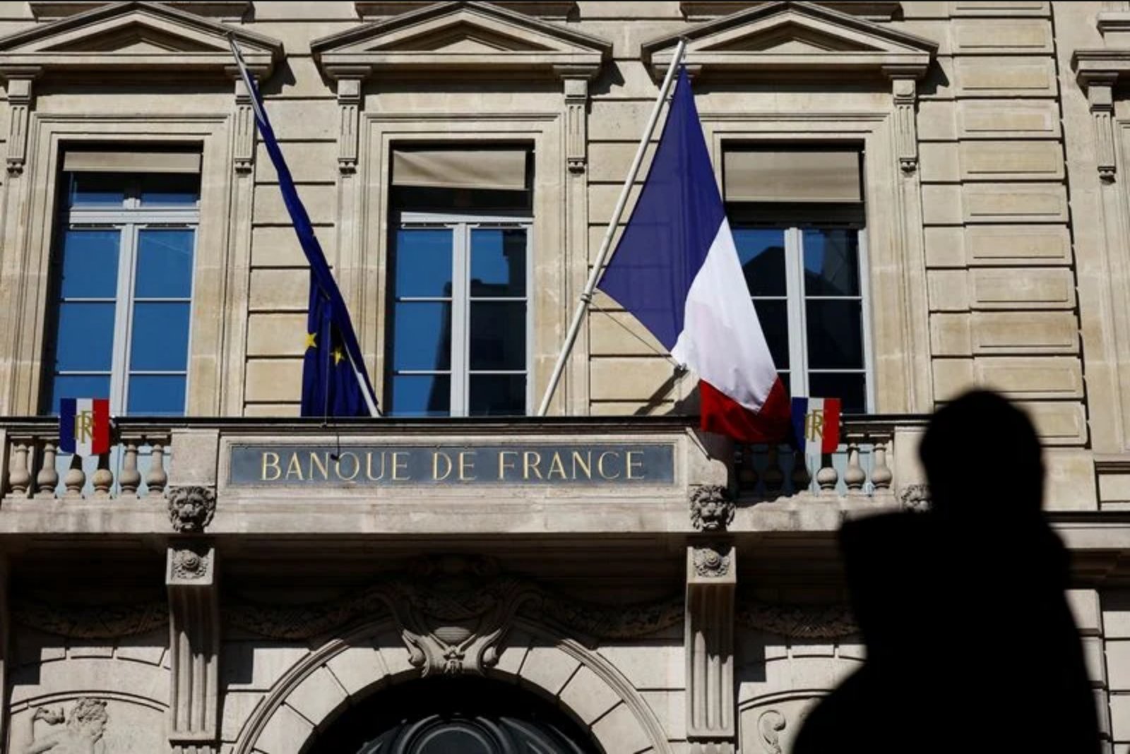 Bank of France Lowers Growth Forecast, Citing Energy Price Shock and Early-Year Weakness