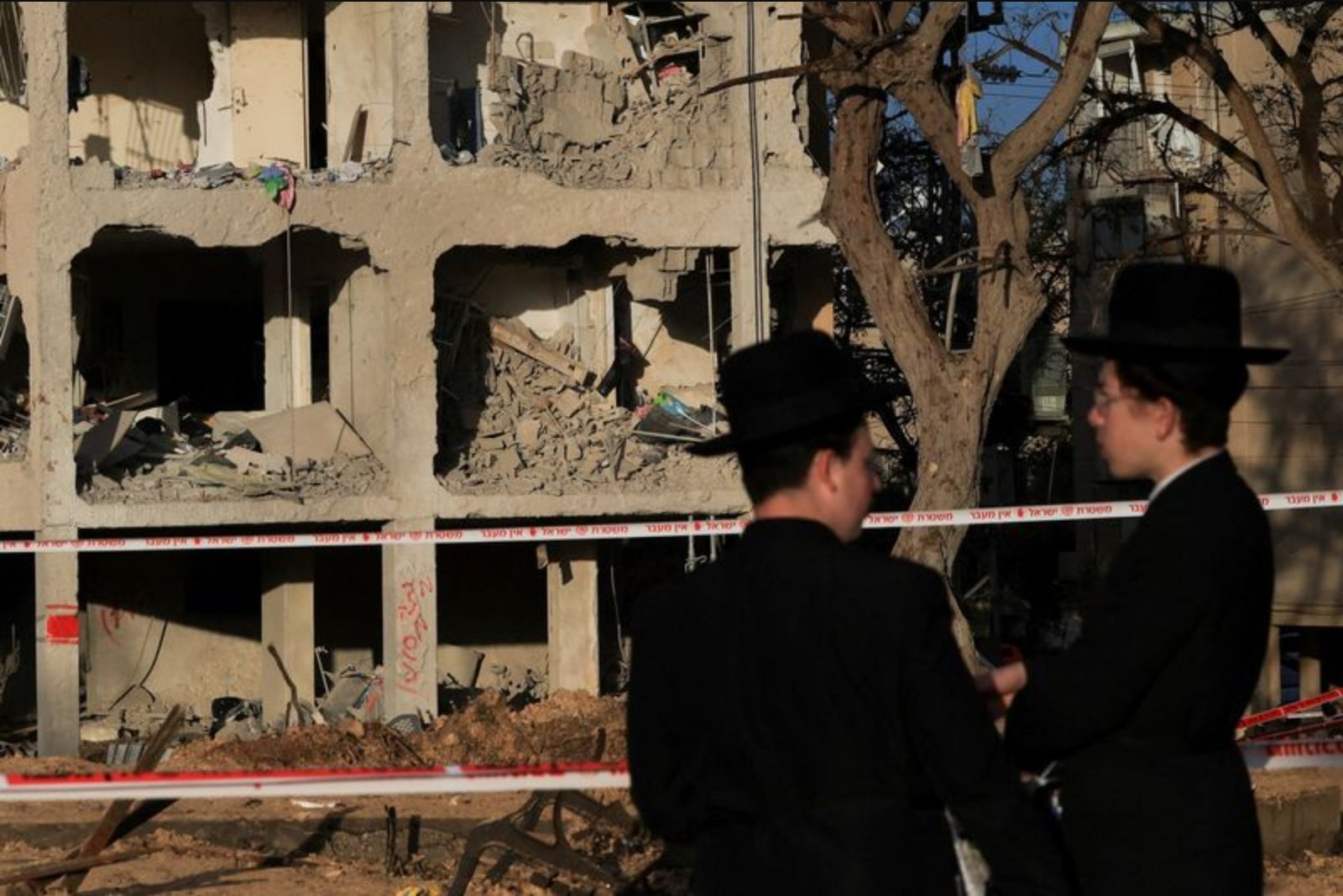 Missiles Strike Southern Israeli Towns, Causing Widespread Damage and Scores Injured