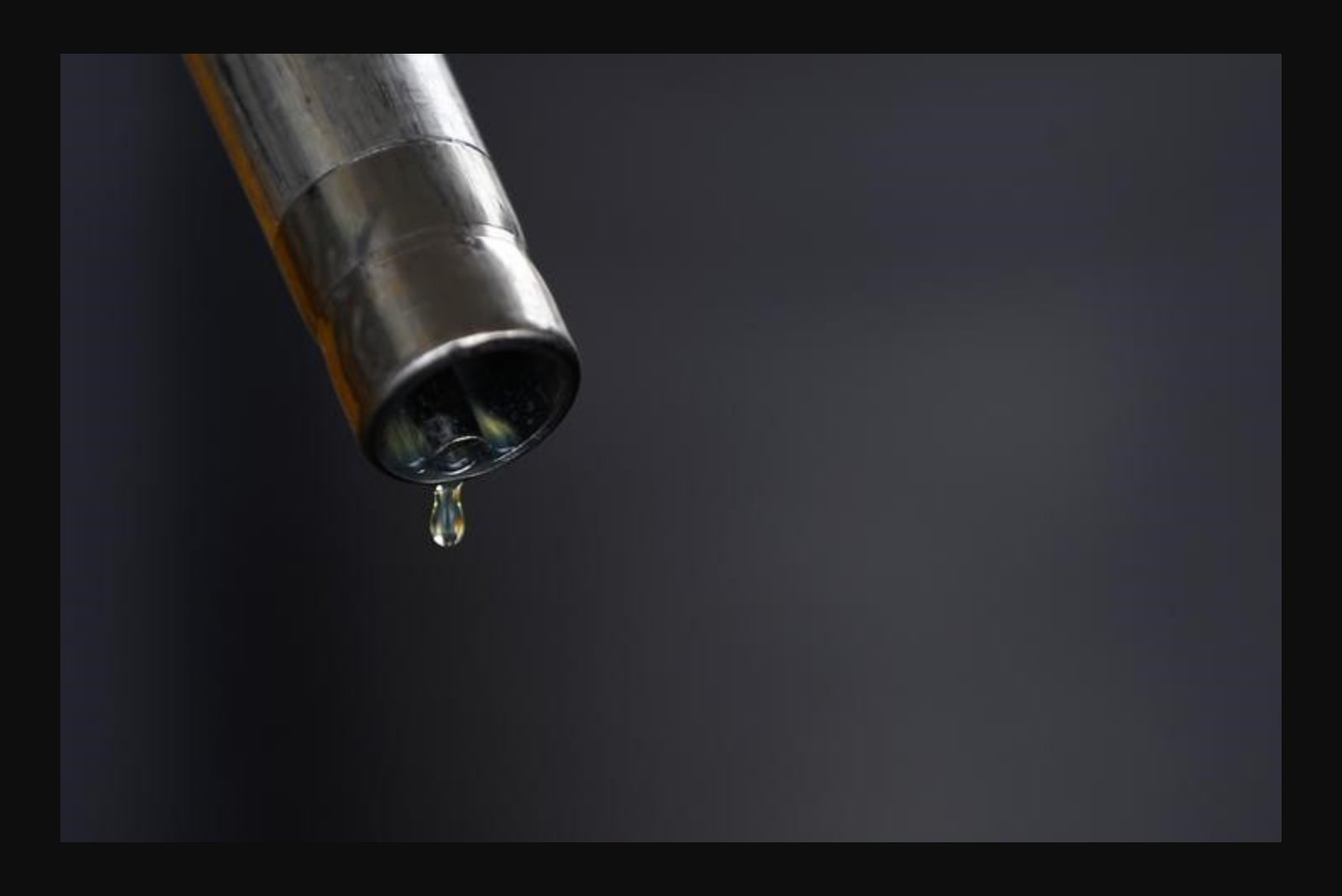 Oil Edges Lower as U.S. Signals Plan to Escort Ships in Hormuz; OPEC+ Boosts Output