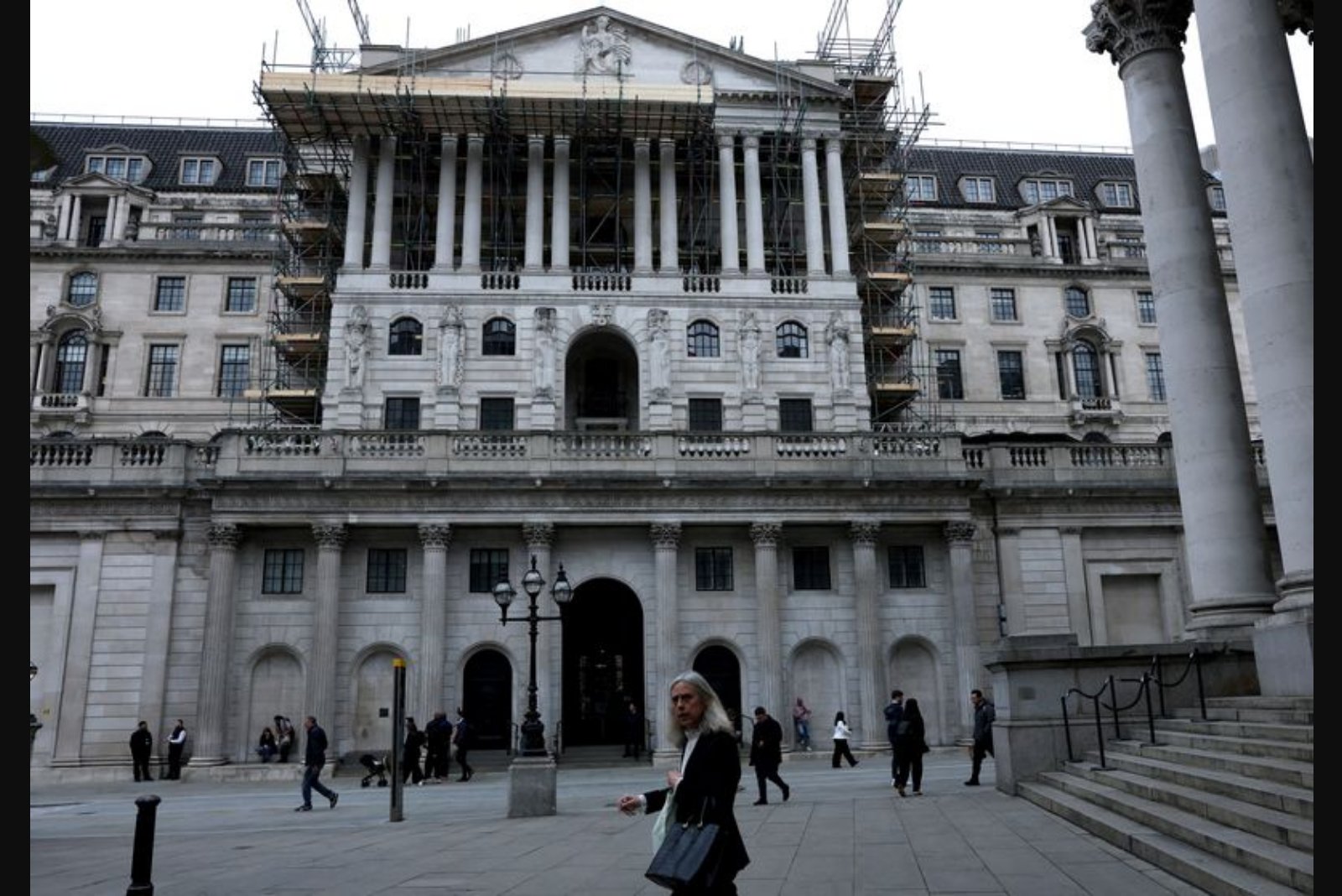 Bank of England Poised to Keep Rates Steady as Iran Conflict Clouds Outlook