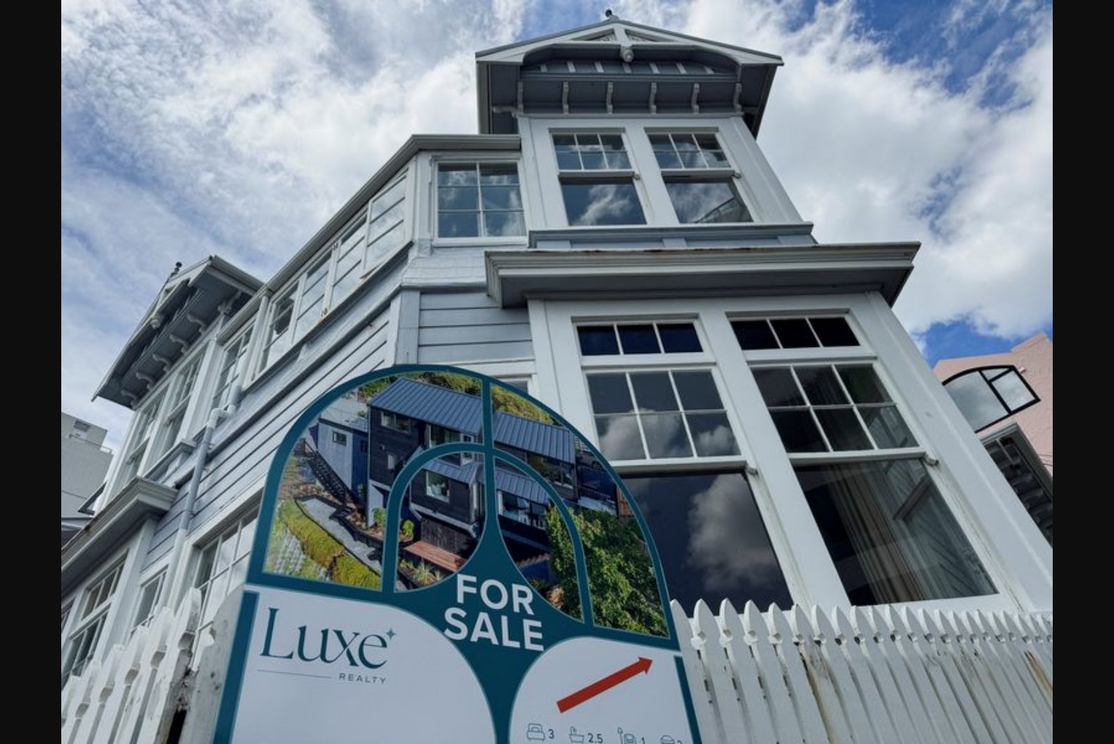 New Zealand Housing Market Faces Downward Pressure as Living Costs Intensify