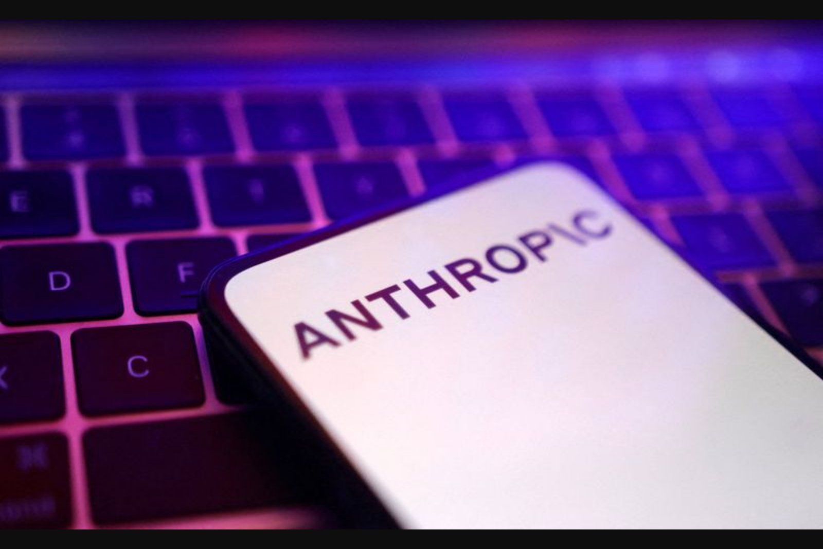 Anthropic Examines Building Its Own AI Processors as Chip Shortages Persist