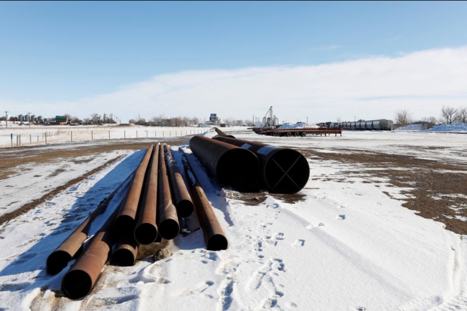 Canada-U.S. Crude Pipeline Nears Commercial Threshold as Shippers Line Up