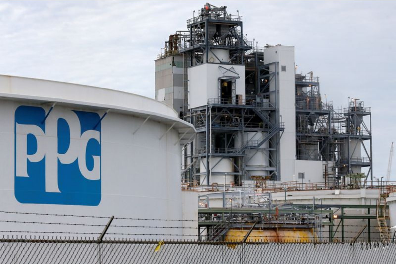 PPG Warns of Continued Weakness in Europe and Industrial Markets After Q4 Earnings Miss