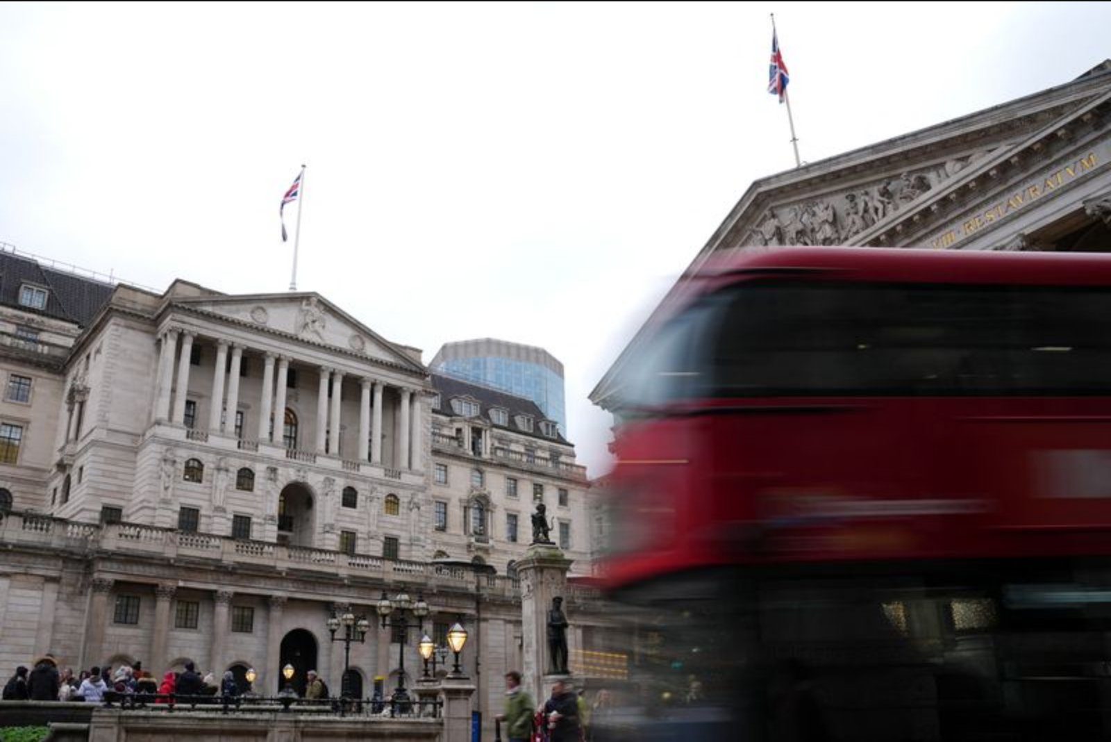 BoE Keeps Policy Rates Unchanged as Middle East Tensions Raise Inflation Risk; Markets Shift Toward Hikes