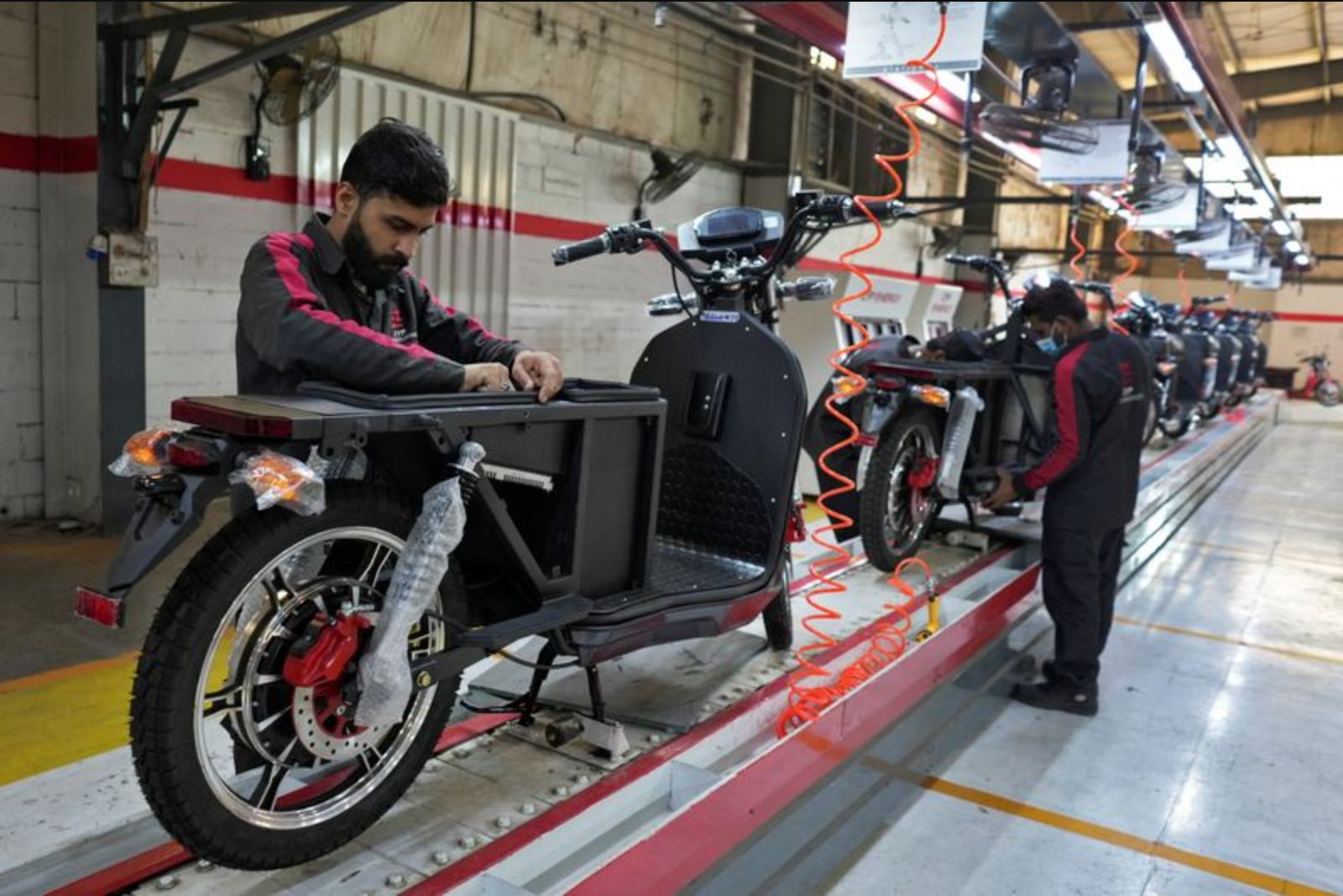 Fuel Fears and Rising Costs Propel Pakistan Toward Electric Motorbikes