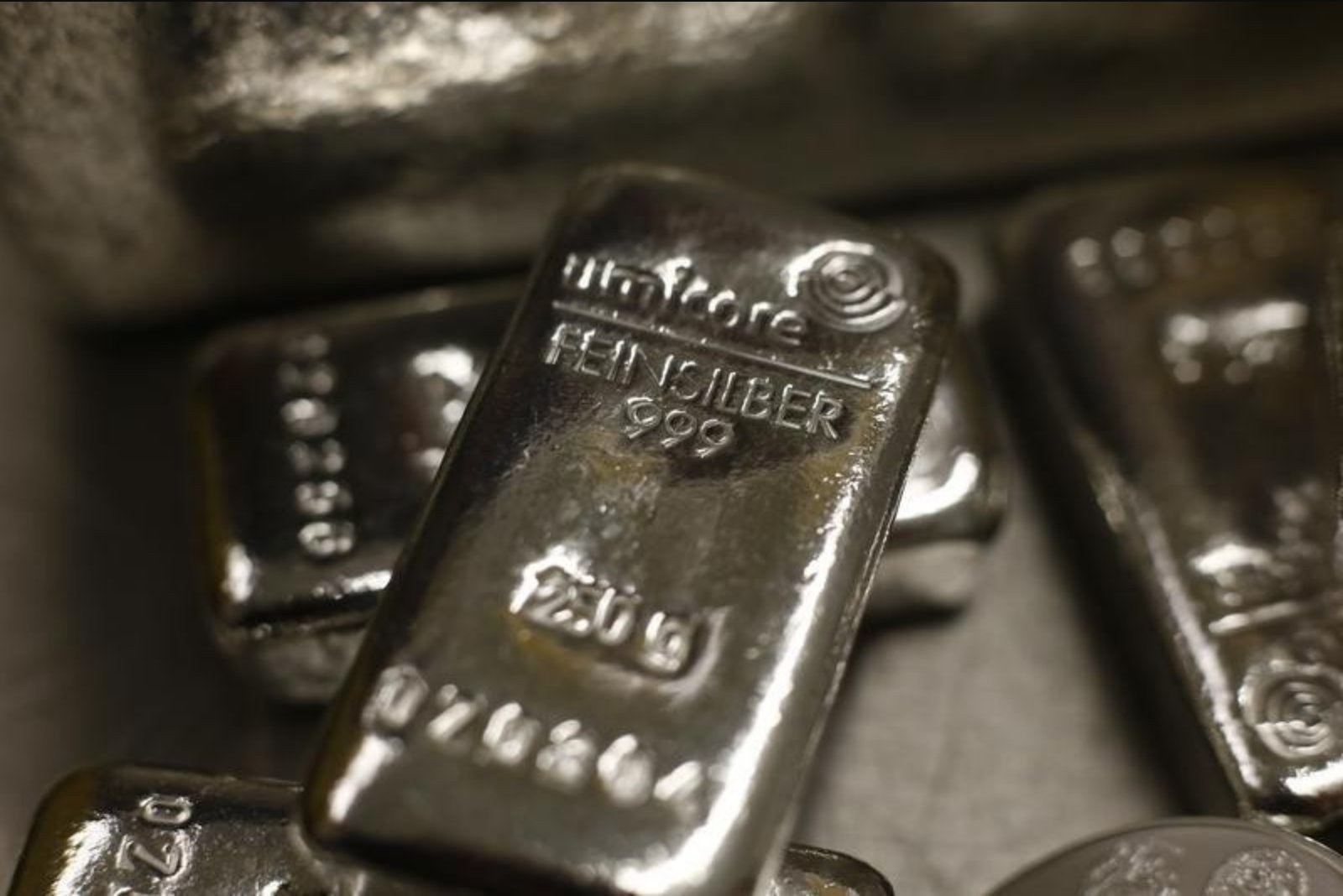 RBC Sees Ongoing Silver Tightness as Inventories Remain Historically Low