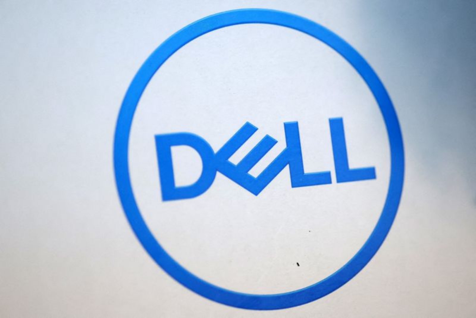 Dell Projects AI Server Revenue to Double by Fiscal 2027; Shares Rally