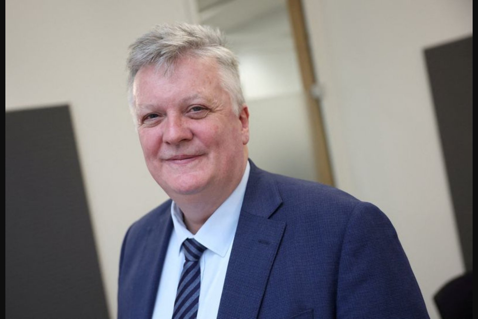 BoE chief economist advocates 'prompt but modest' rate rise to contain Iran war inflation risks