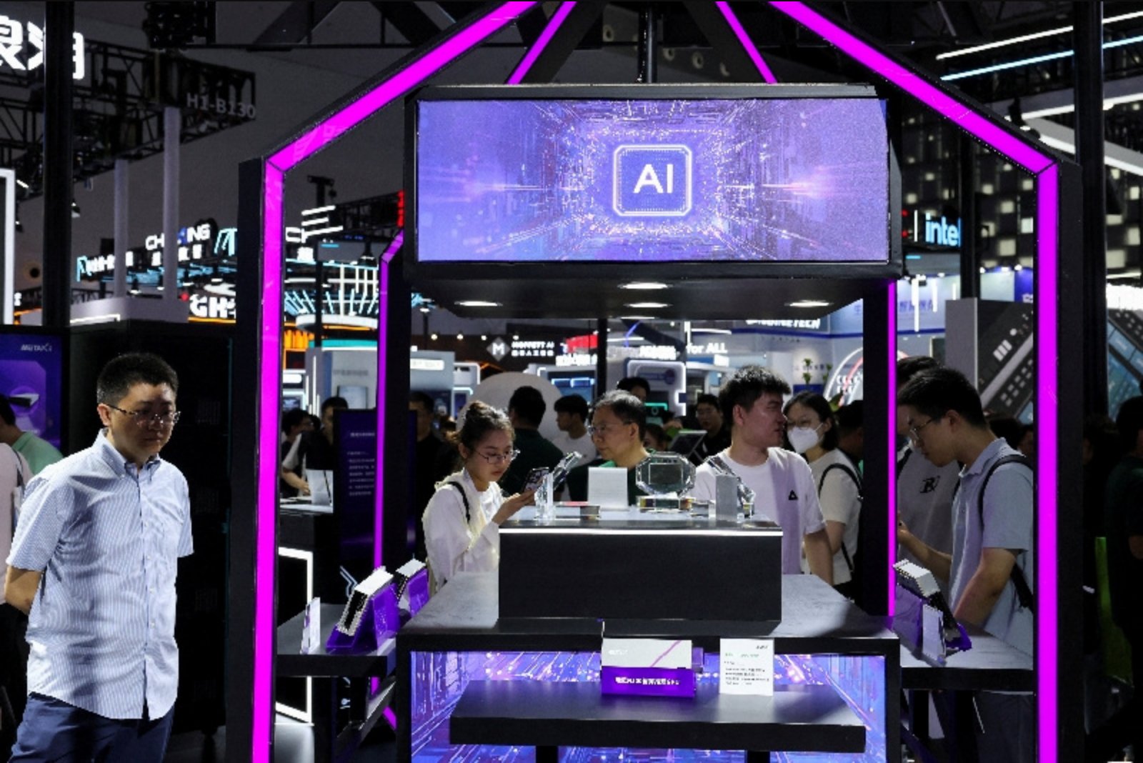 Bipartisan Bill Would Back U.S. AI Exports to Allies to Counter Chinese Competition