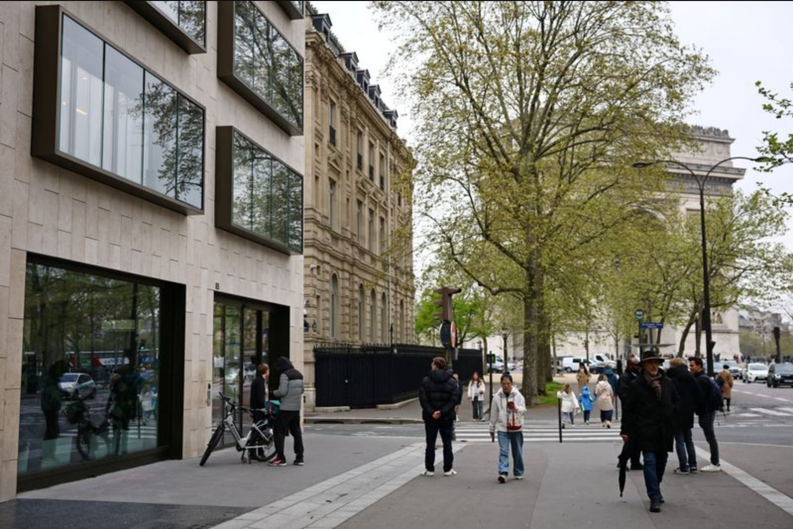 Banks Shift to Remote Work in Paris After Foiled Bomb Plot Targeting U.S. Bank Office