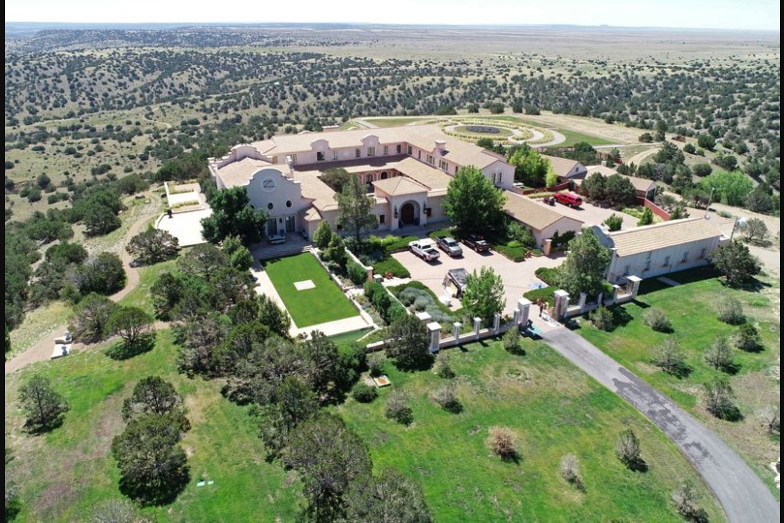 Brothers of Virginia Giuffre Visit Epstein Ranch, Press DOJ for Unredacted Files