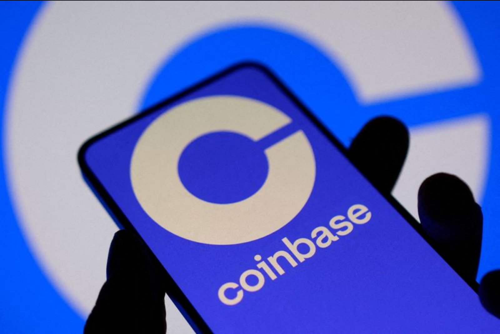 Coinbase Says Senators Reach Agreement Narrowing Stablecoin Reward Rules in Crypto Bill