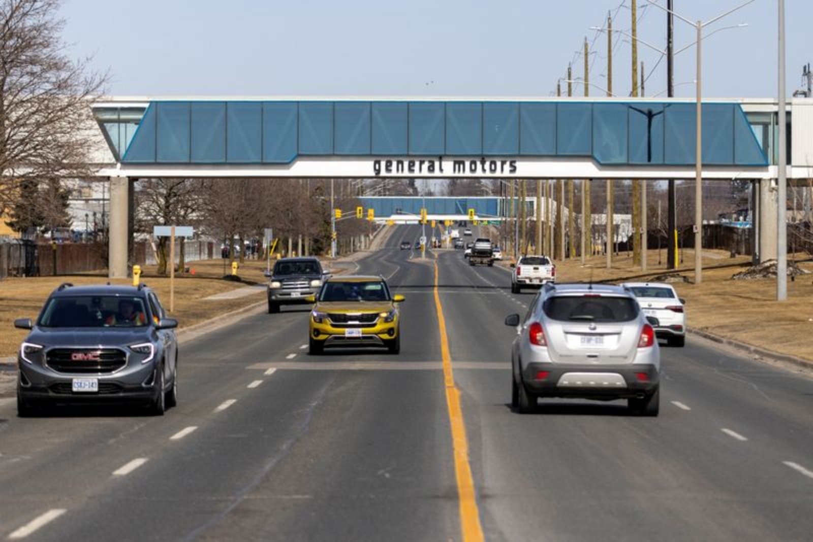 GM Reduces Oshawa Shift, Cutting About 500 Jobs as Operations Contract in Canada