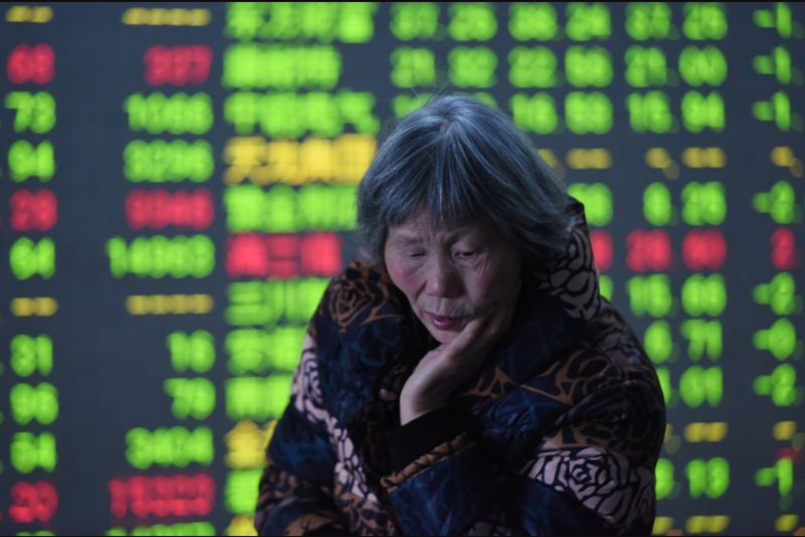 Asian Markets Wobble as U.S. Political and Fed Signals Drive Volatility