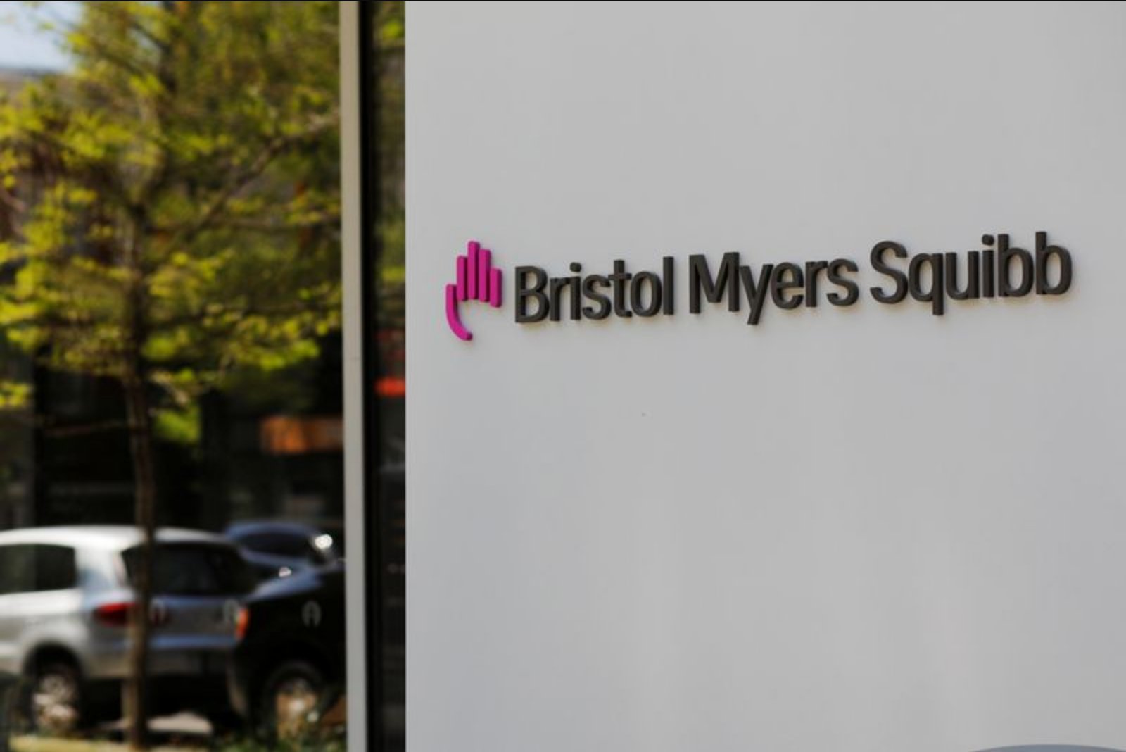 Pharma M&A Accelerates as Patent Expiries, Cash Balances and AI Drive Acquisition Urgency
