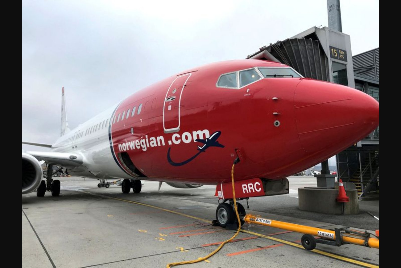 Norwegian Air Shuns Starlink for Now, Citing Paid Wi-Fi Model and Certification Limits