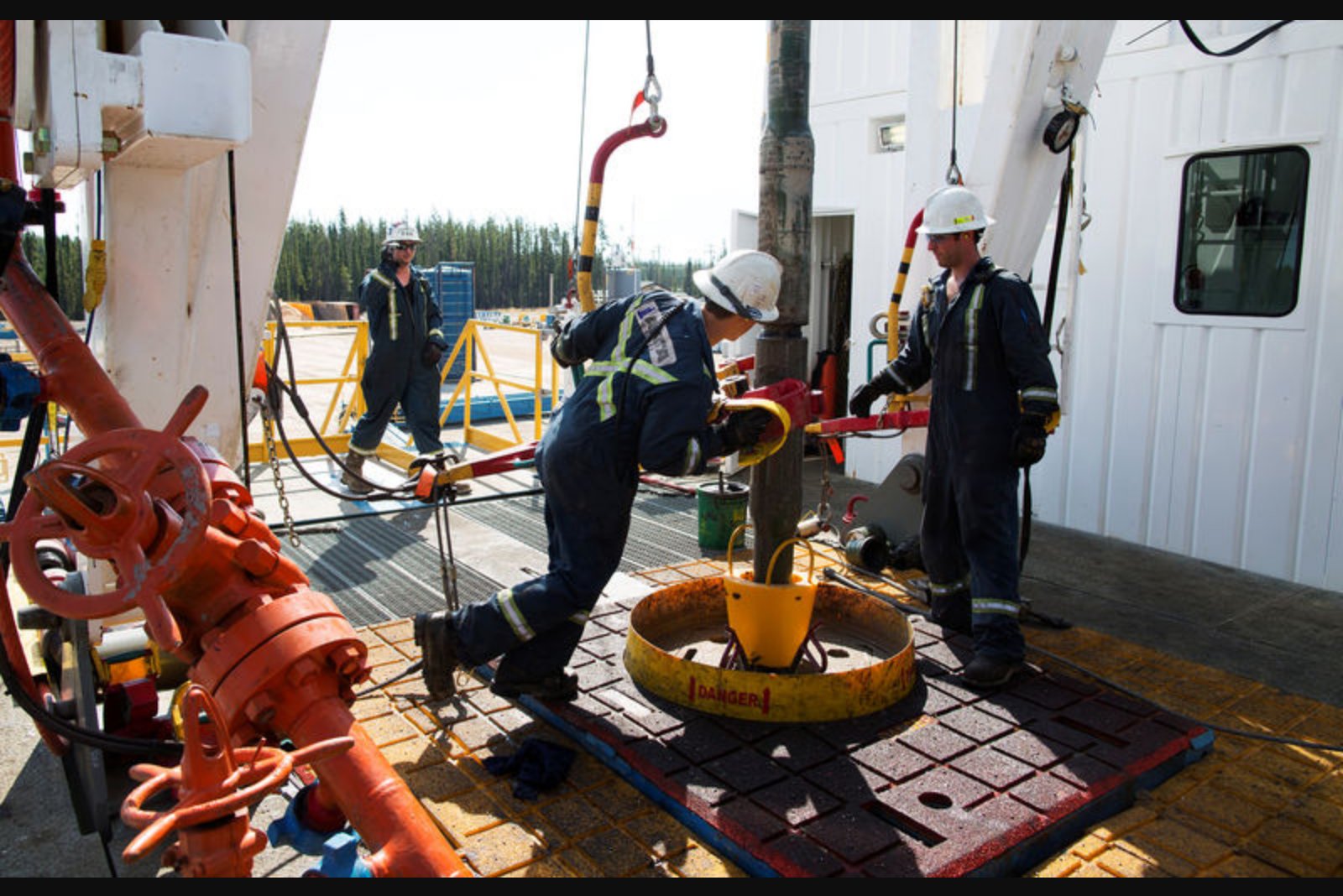 European Infrastructure Faces Divergent Paths as Middle East Tensions Raise Oil and Yield Risks