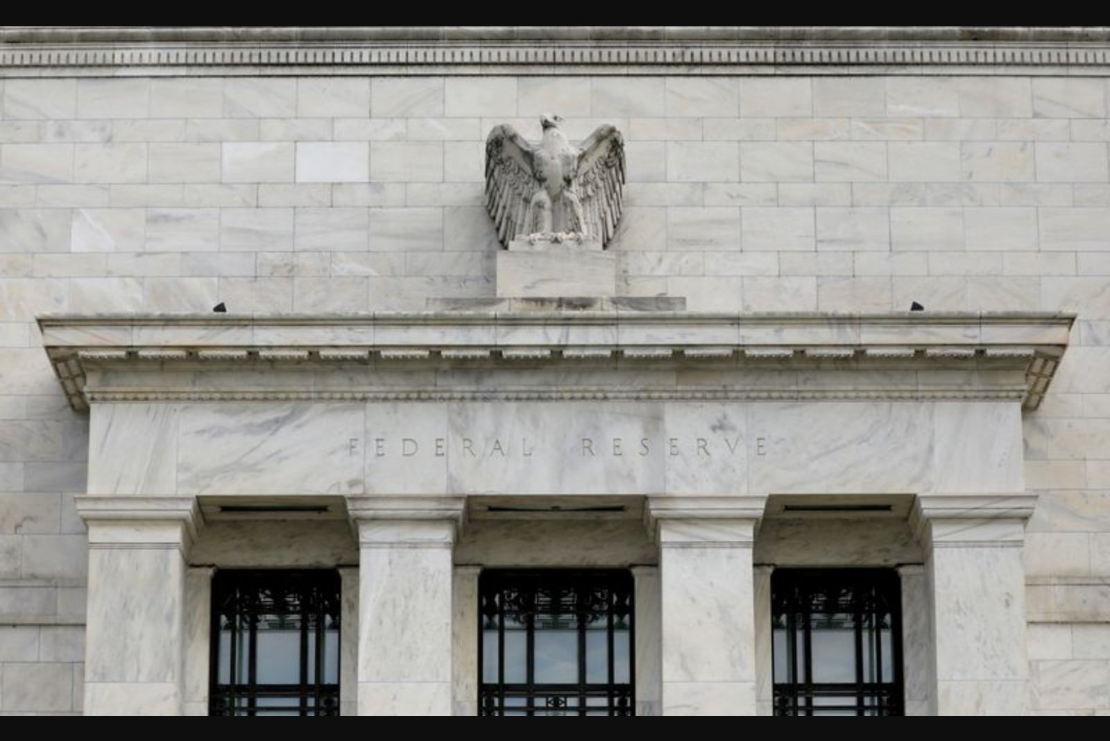 Fed Keeps Policy Rate Unchanged Amid Rising Inflation Concerns and Deep Dissent