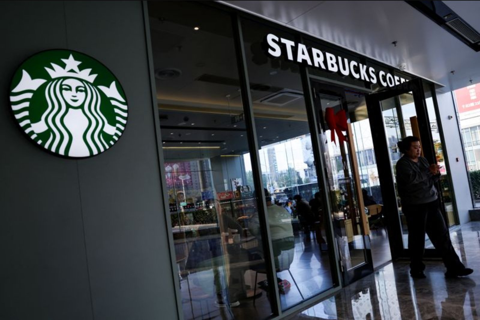 Starbucks Finalizes China Joint Venture with Boyu, Eyes Major Store Expansion