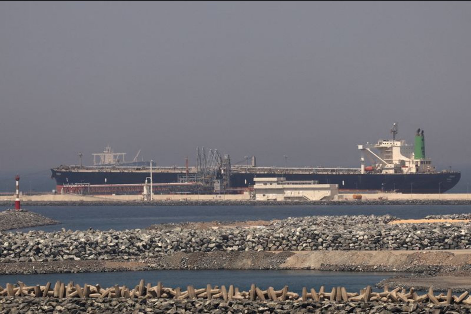UAE Moves Gulf Crude Through Strait of Hormuz with Trackers Off to Circumvent Blockage