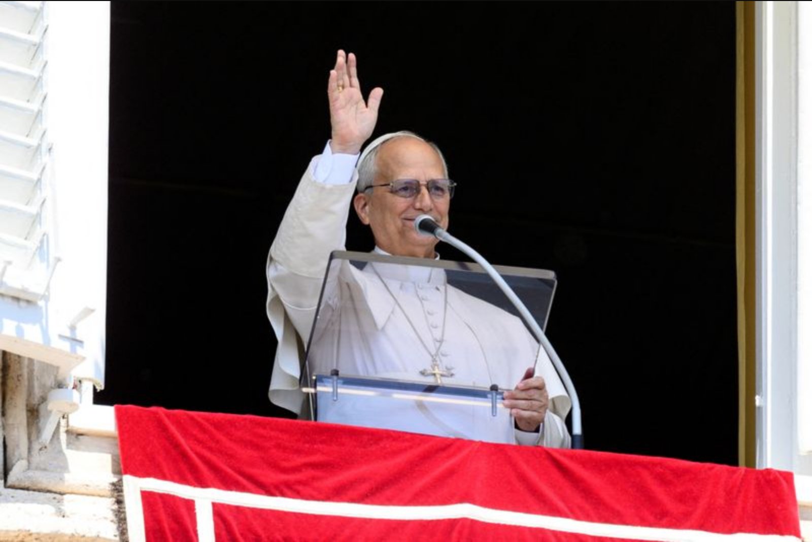 Pope Leo Marks World Press Freedom Day, Decries Violations and Honors Reporters Killed in Conflict