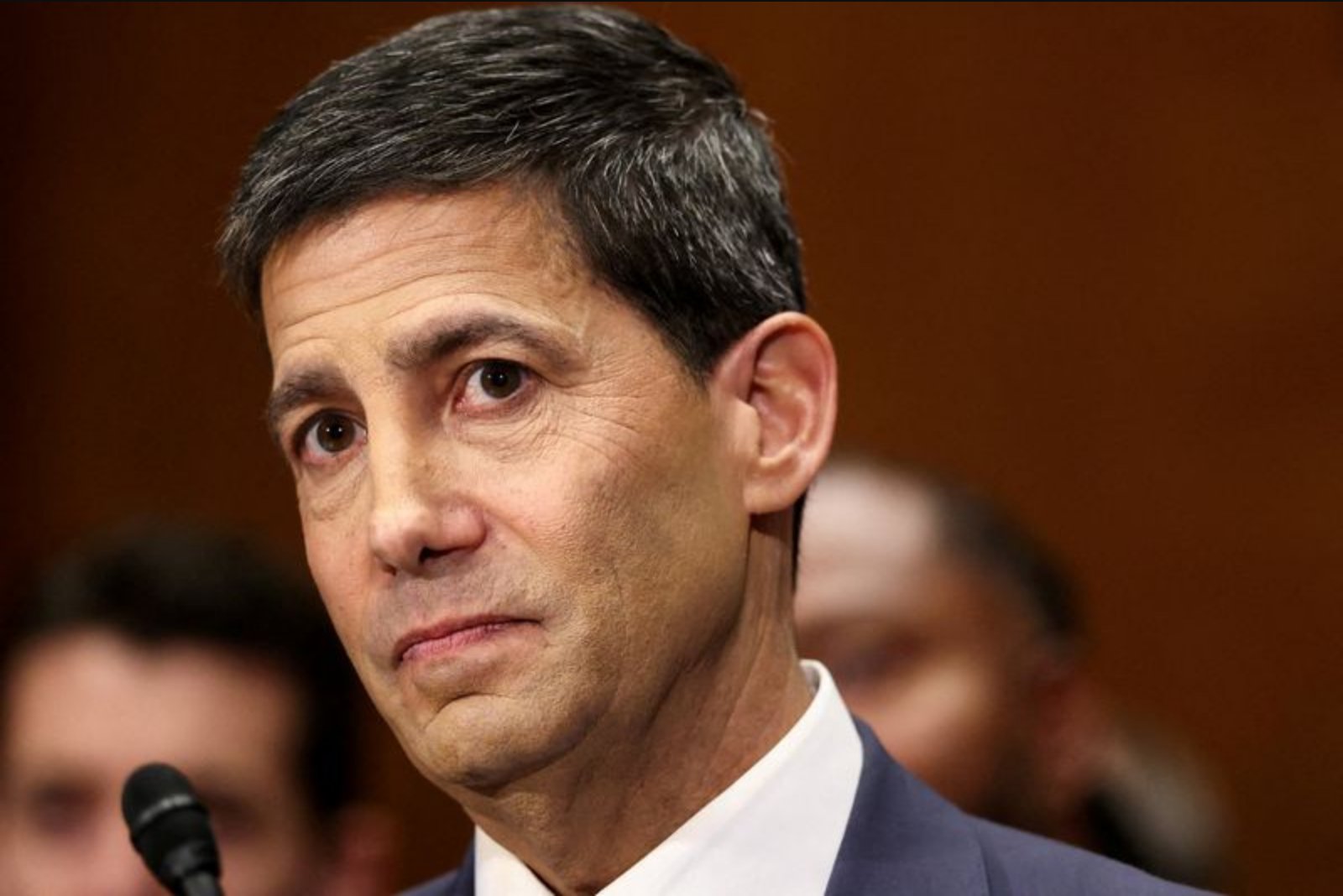 Investors Brace for Sustained High Treasury Yields as Incoming Fed Chair Confronts Oil-Driven Inflation