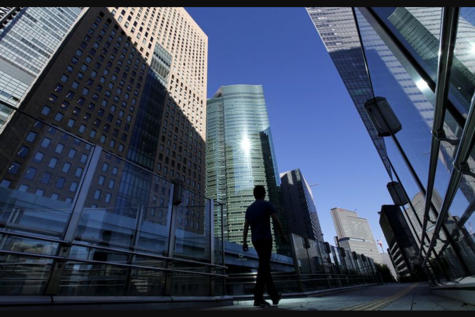 Japanese Real Wages Extend Growth Streak in March, Increasing Pressure for Bank of Japan Policy Shift
