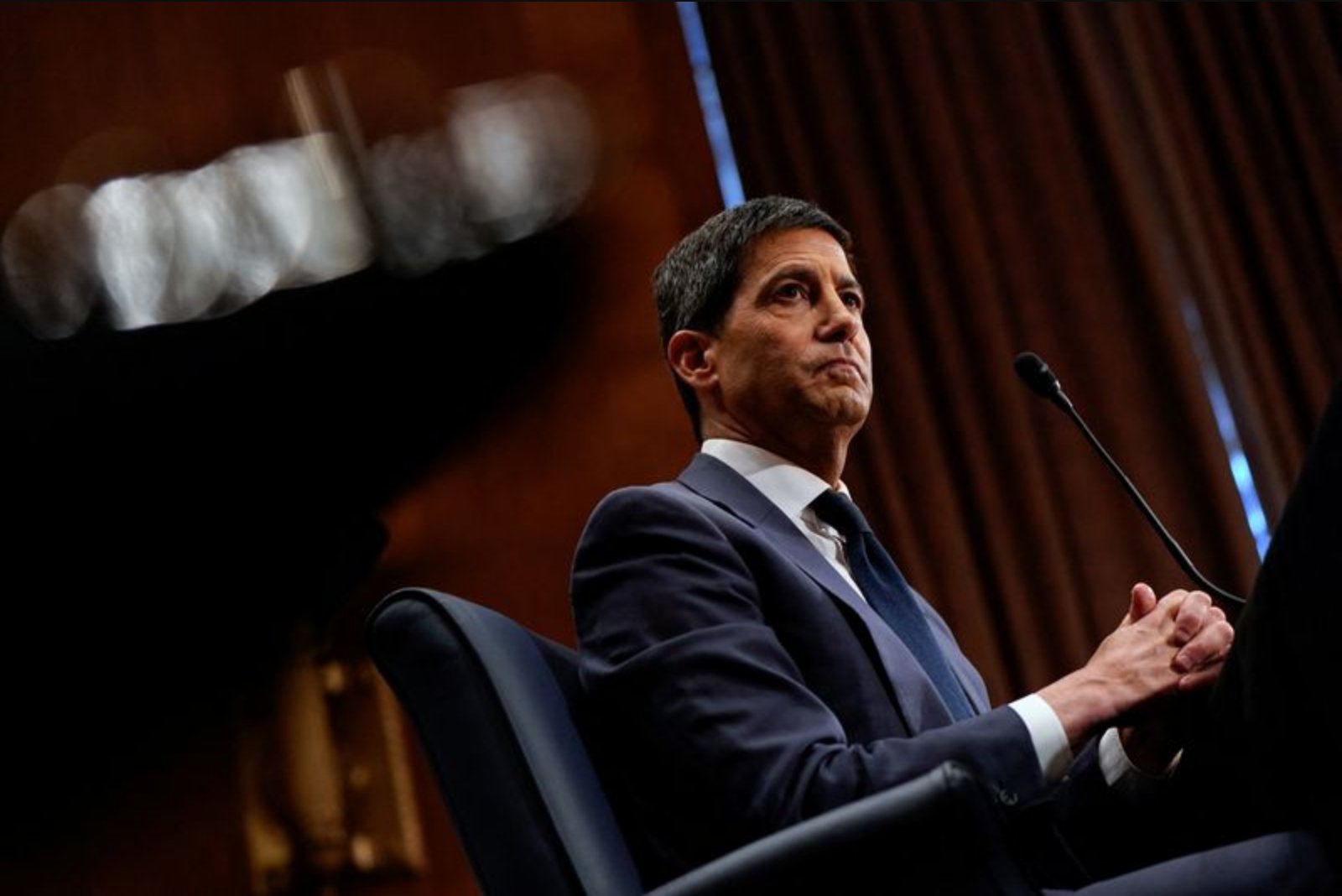 Warsh’s First Fed 'Dot' Decision Could Hide His Rate Views or Reveal Them to the Public