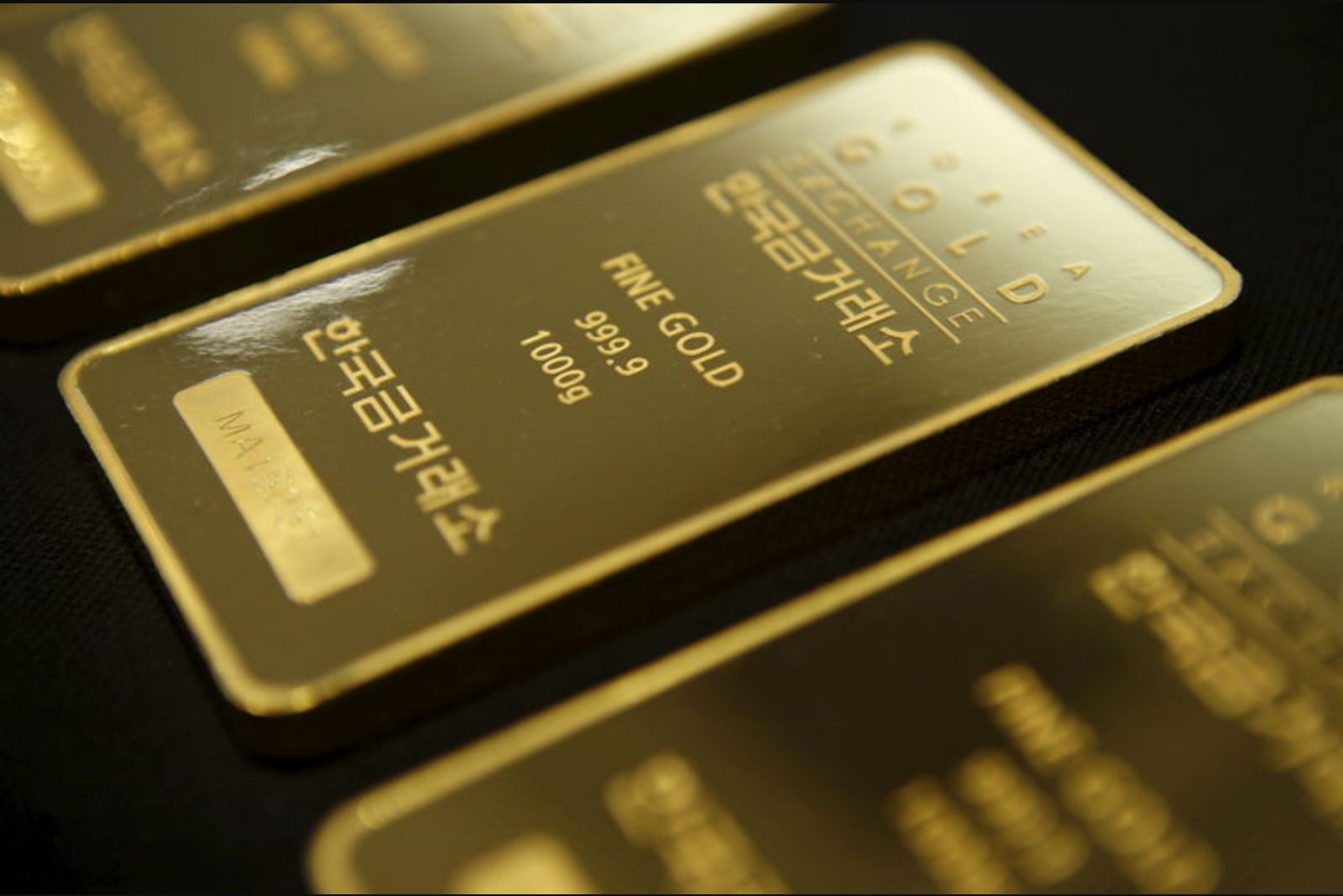 Bank strategists flag meaningful downside for gold, say $3,700 retracement is possible