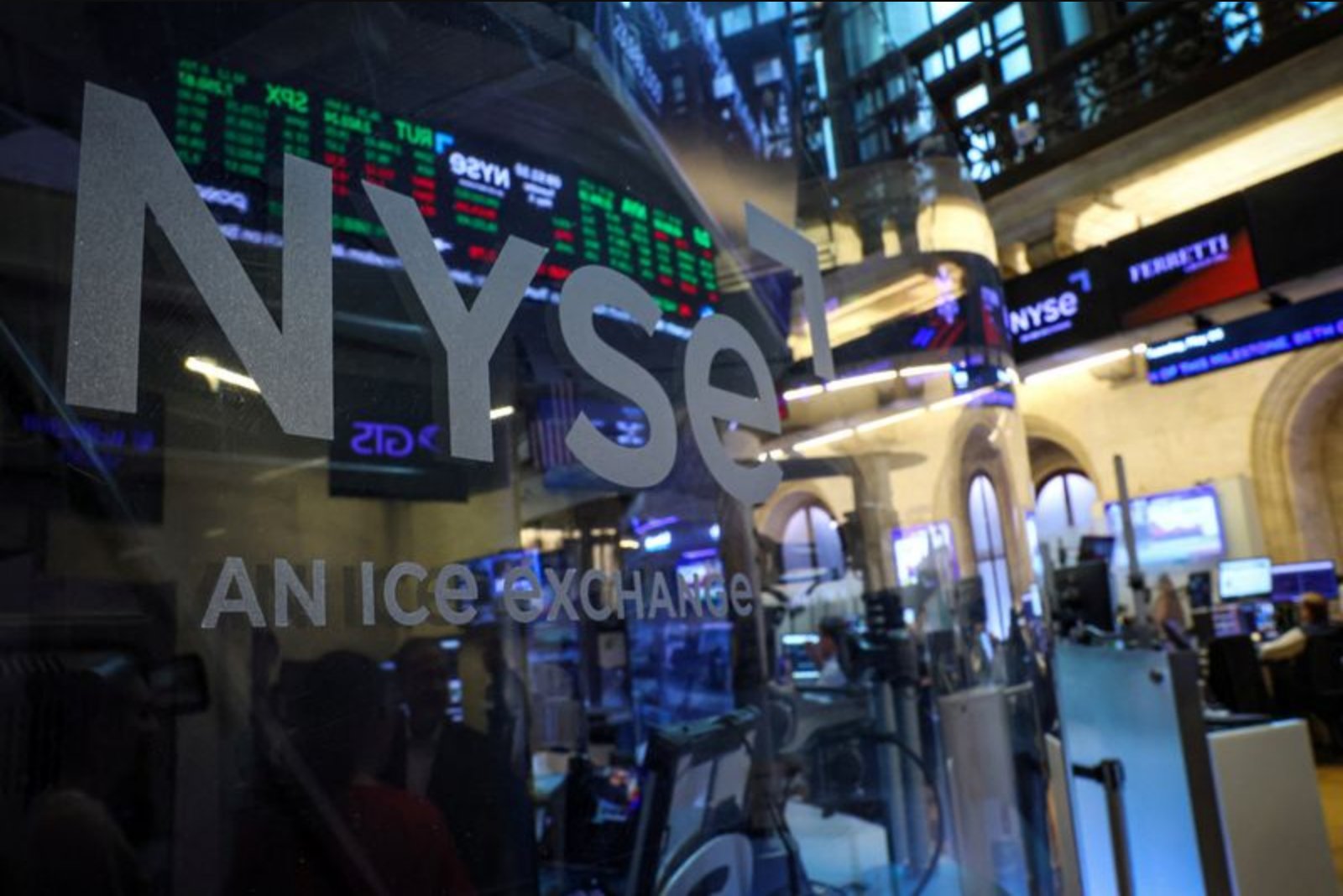 Cash and Confidence Propel U.S. Corporate Credit Rally Despite Geopolitical Risk