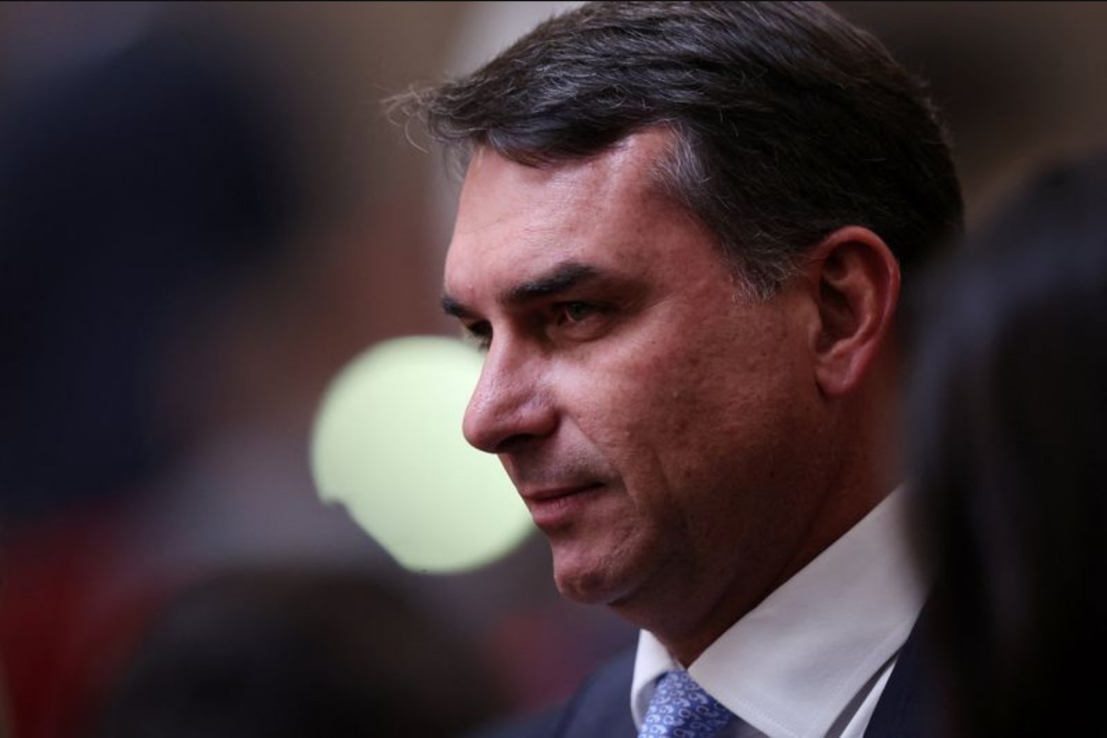 Quaest Poll Shows Lula and Flavio Bolsonaro Neck-and-Neck Ahead of October Runoff