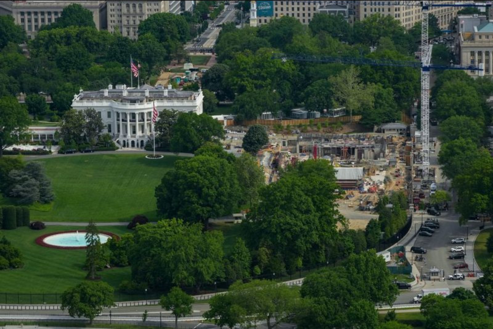 Trump Advances Wide-Ranging Redesign of White House and Washington Landmarks