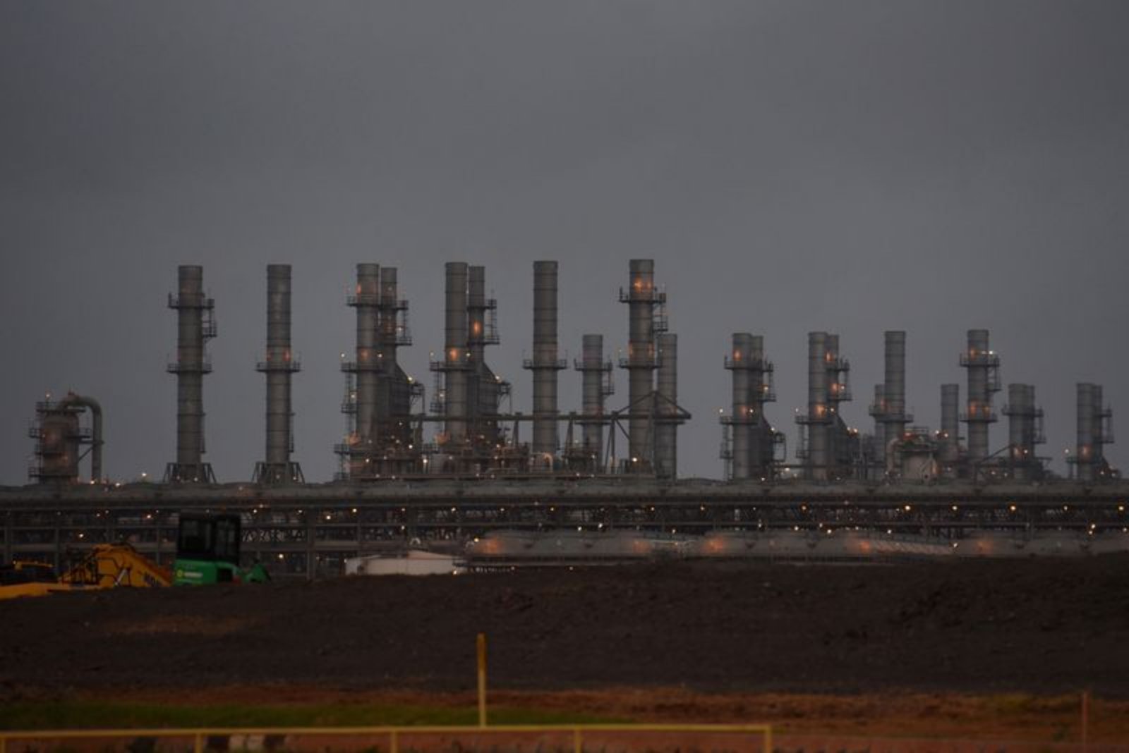 US Gas Glut Stays Locked In as Global LNG Supplies Tighten After Iran Attacks