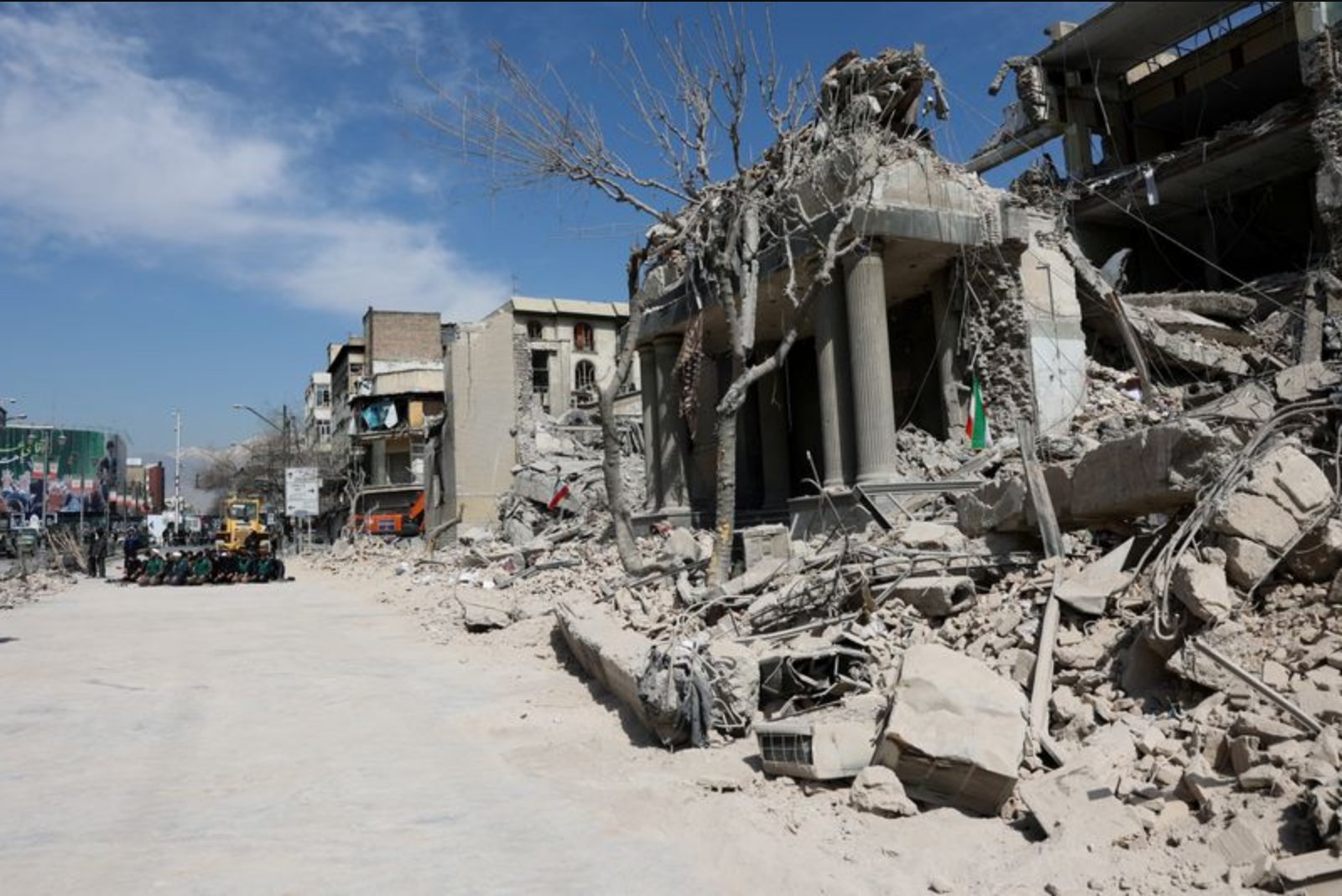 Iranian Intelligence Officials Indicated Willingness to Speak with CIA About Ending Hostilities, Report Says